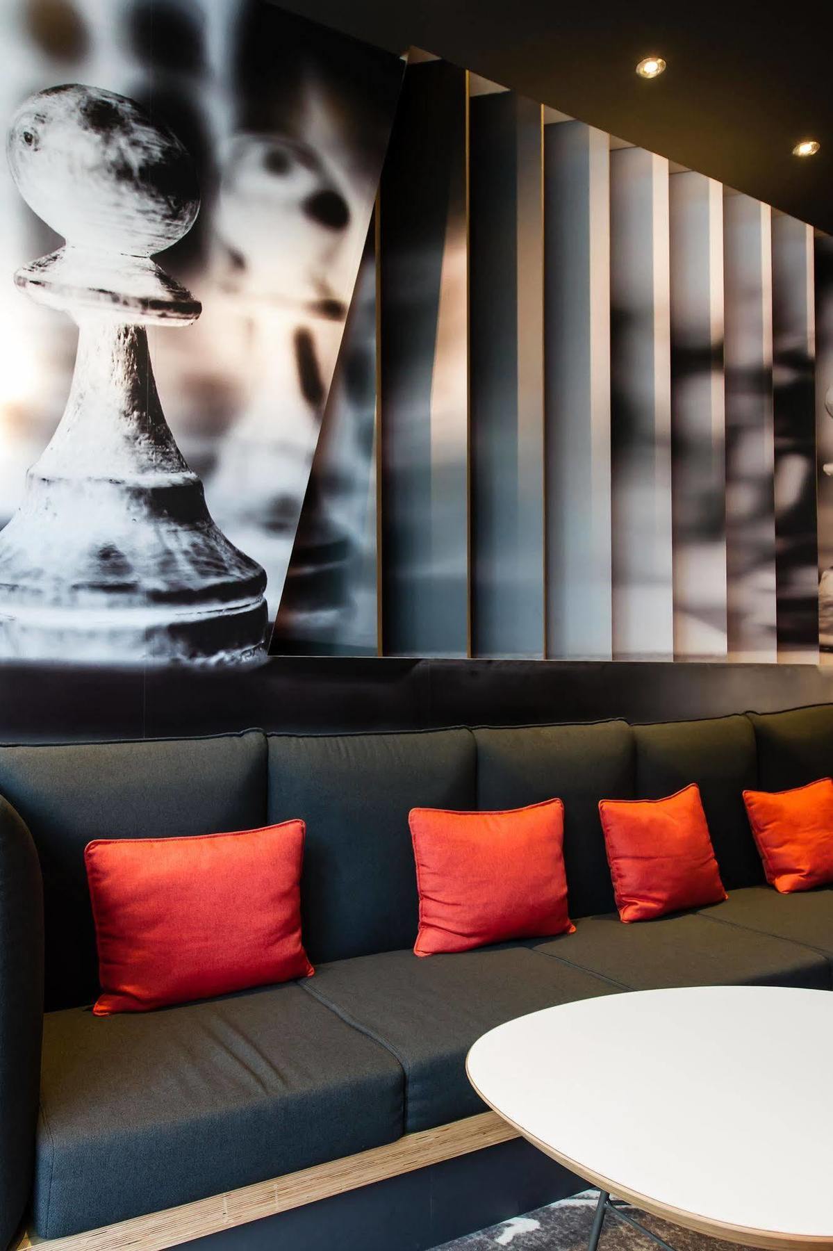 Ibis Parque Nacoes Hotel 3*