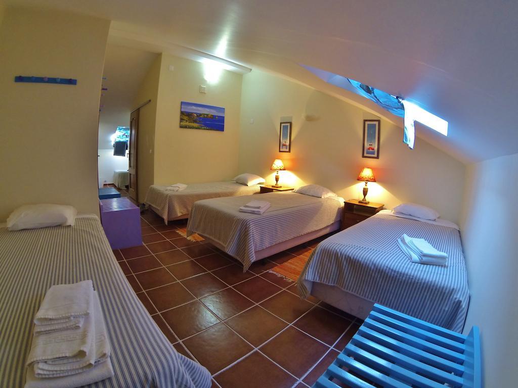 Supertubos Albergue Atouguia Da Baleia