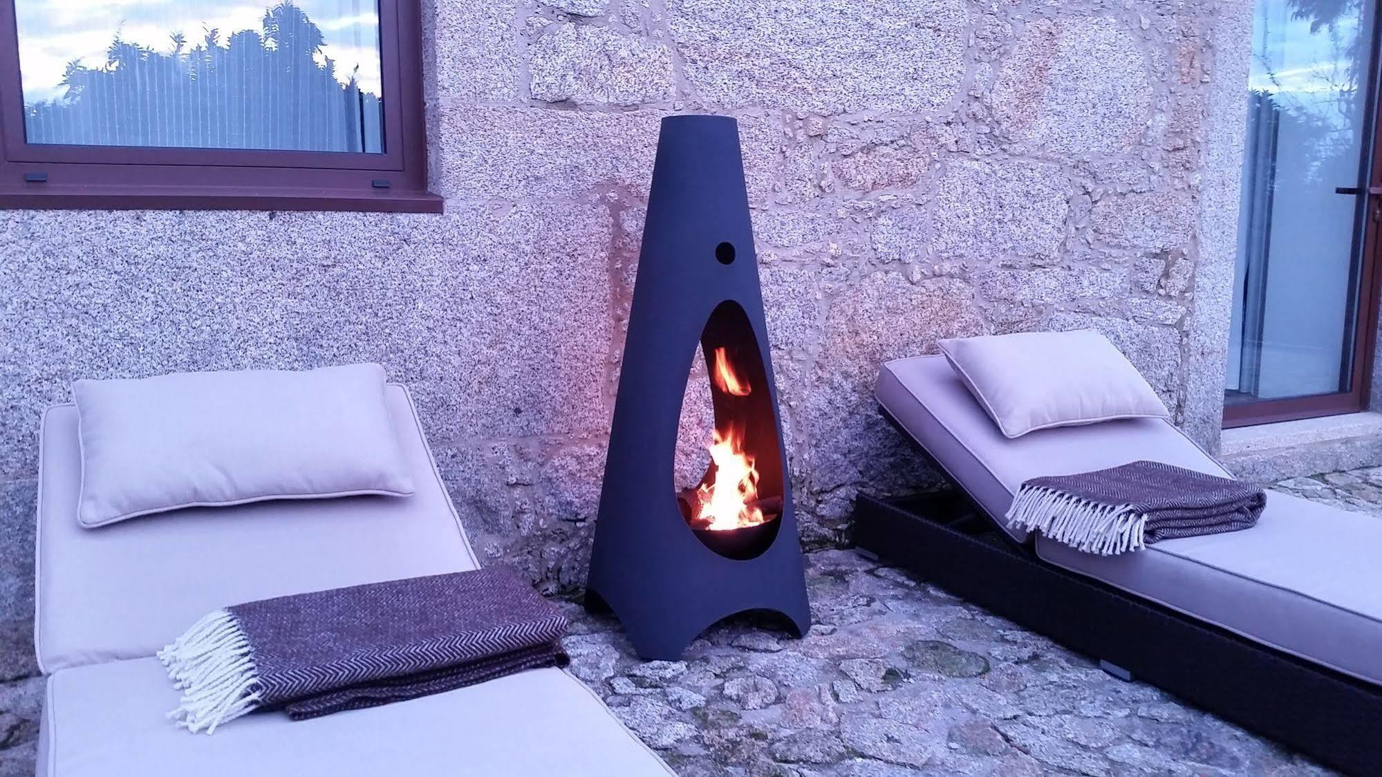 Casas Do Monte De Roques