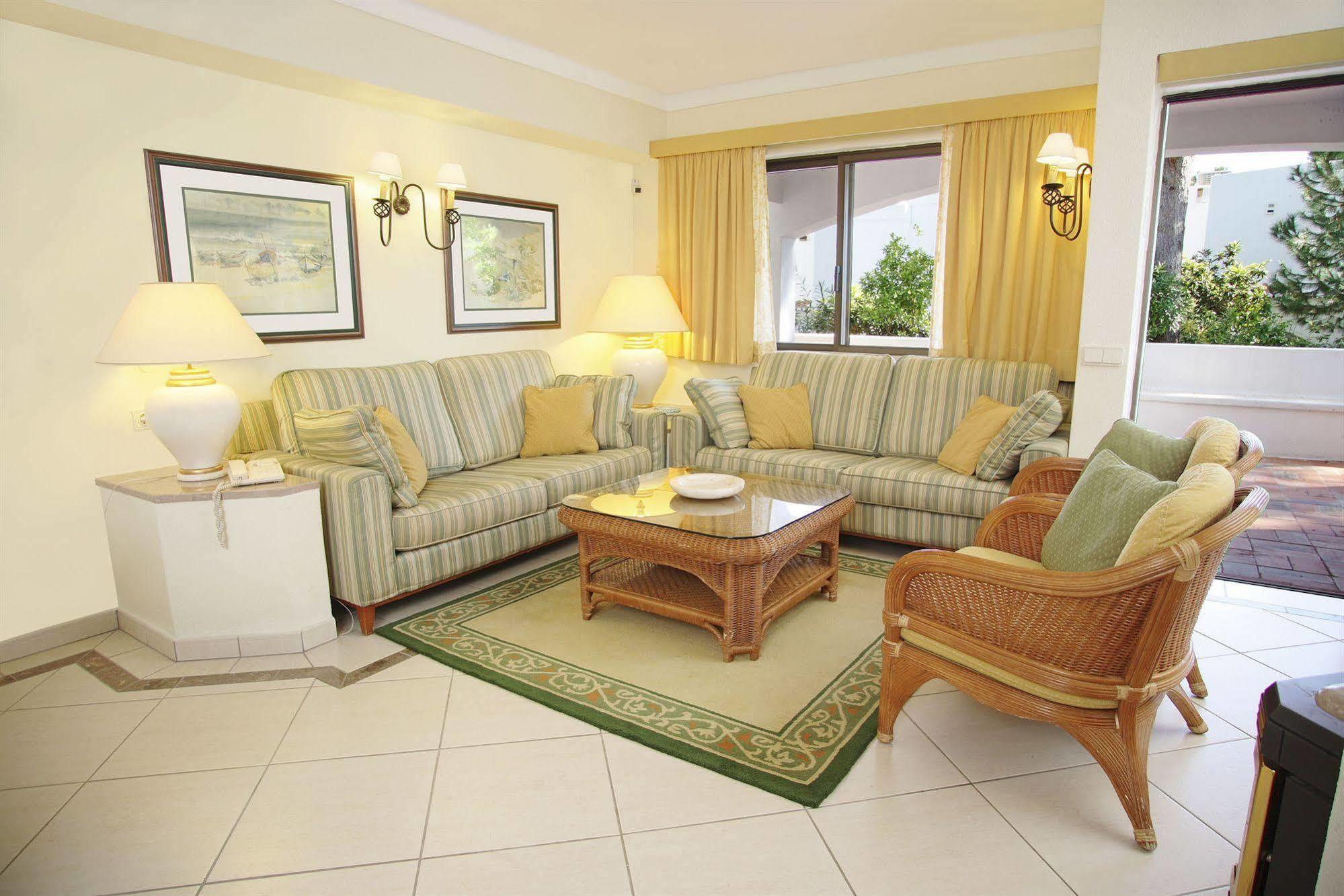 Four Seasons Country Club Resort