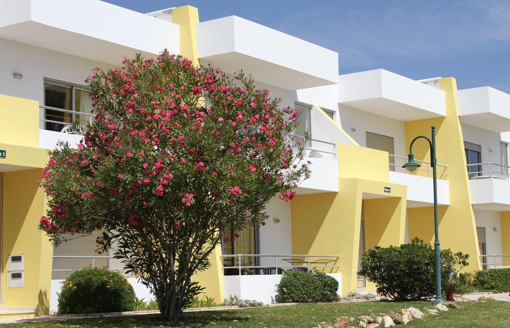Aparthotel Santa Teresinha 3*