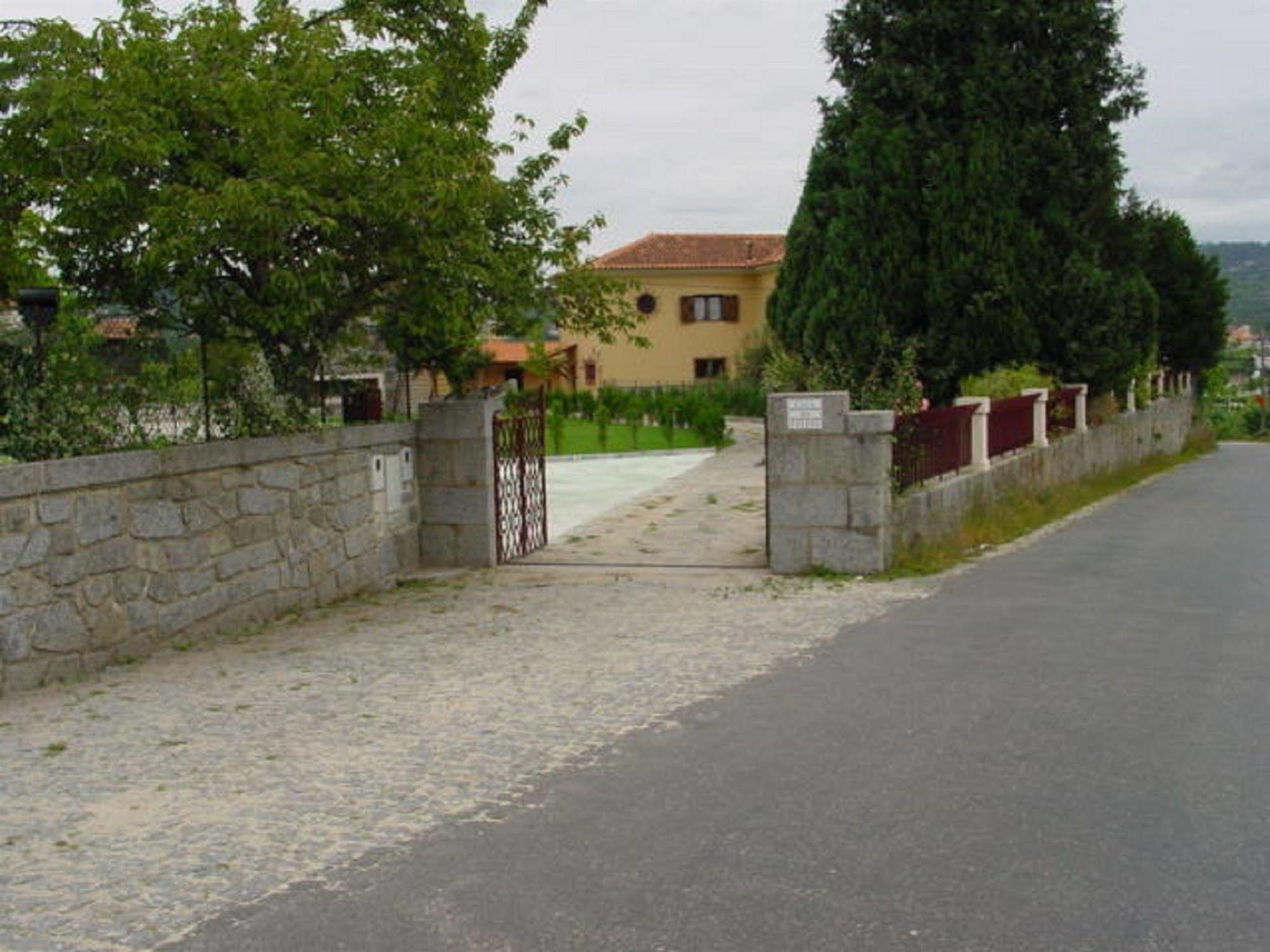 Stone Farm Hostel *