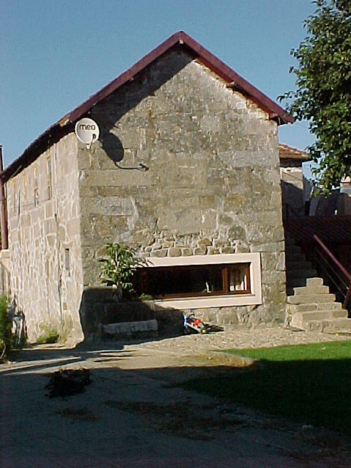 Stone Farm Hostel *