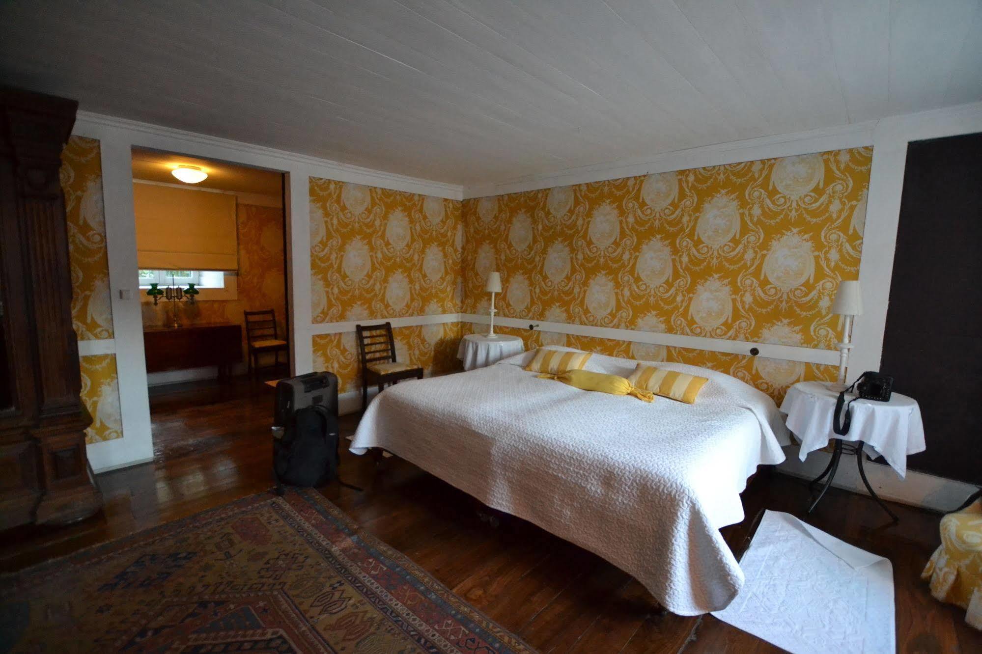 Casa De Sezim Guimaraes