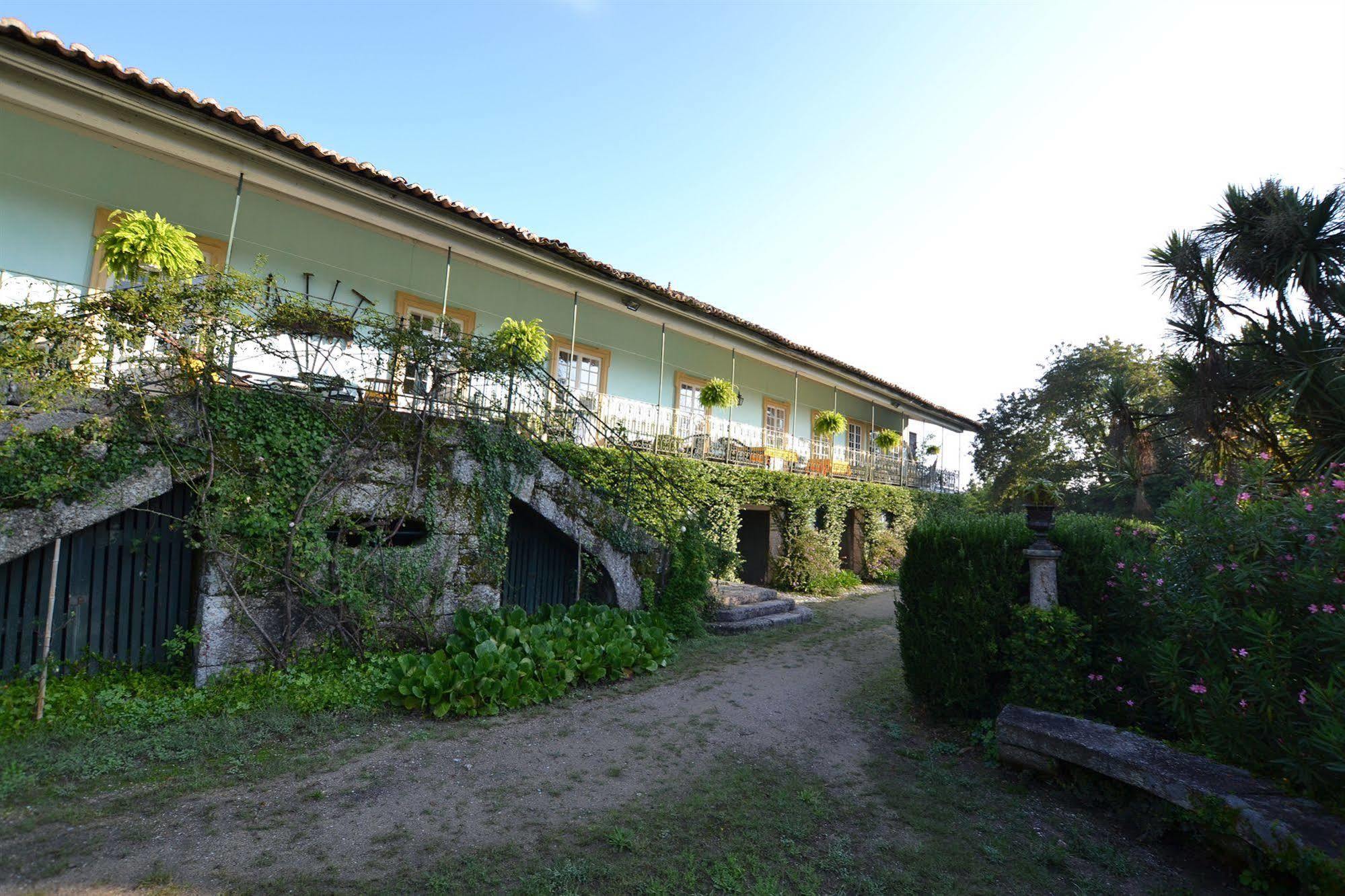 Casa De Sezim Guimaraes