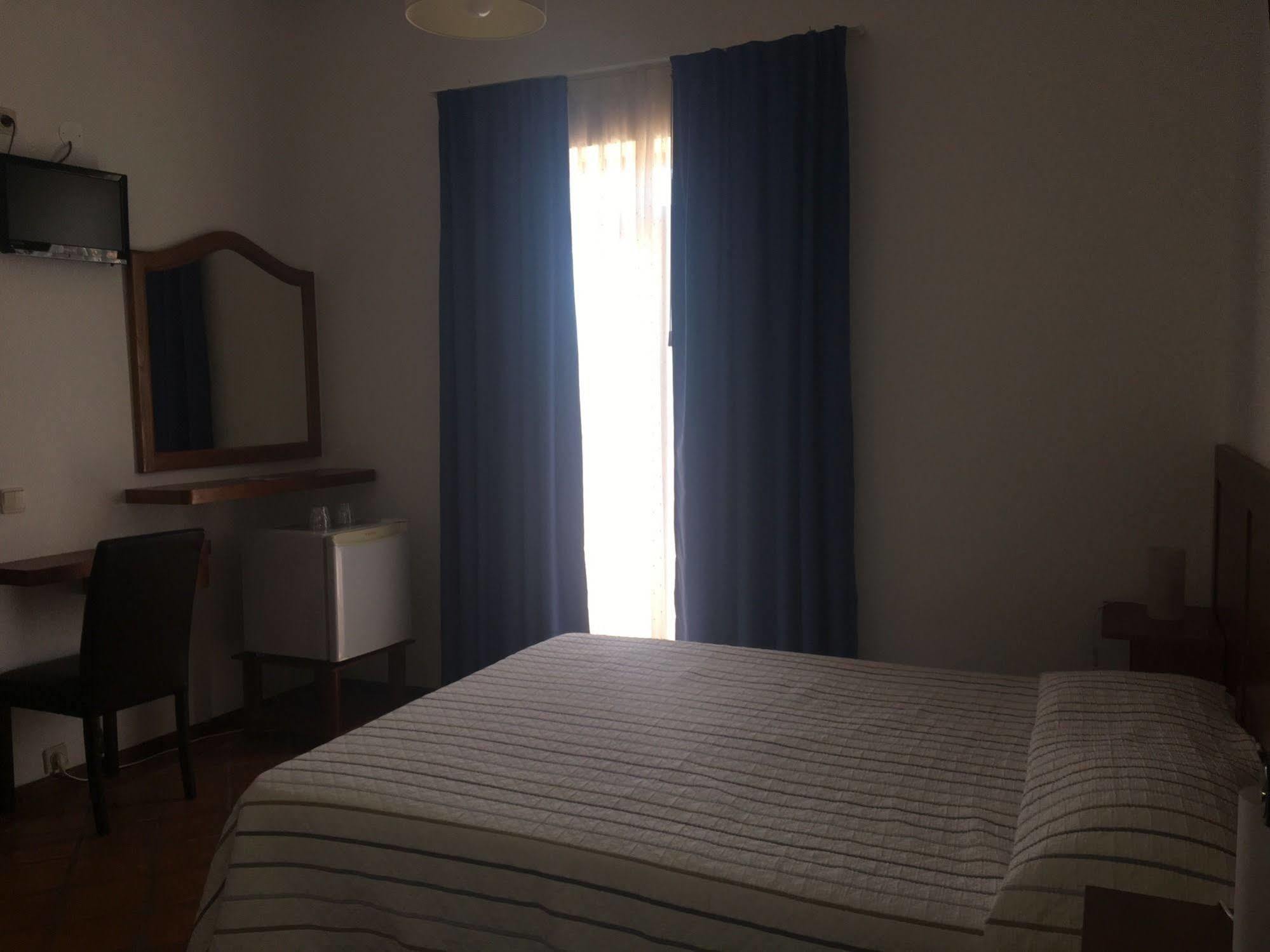 Residencial Mares Guest house