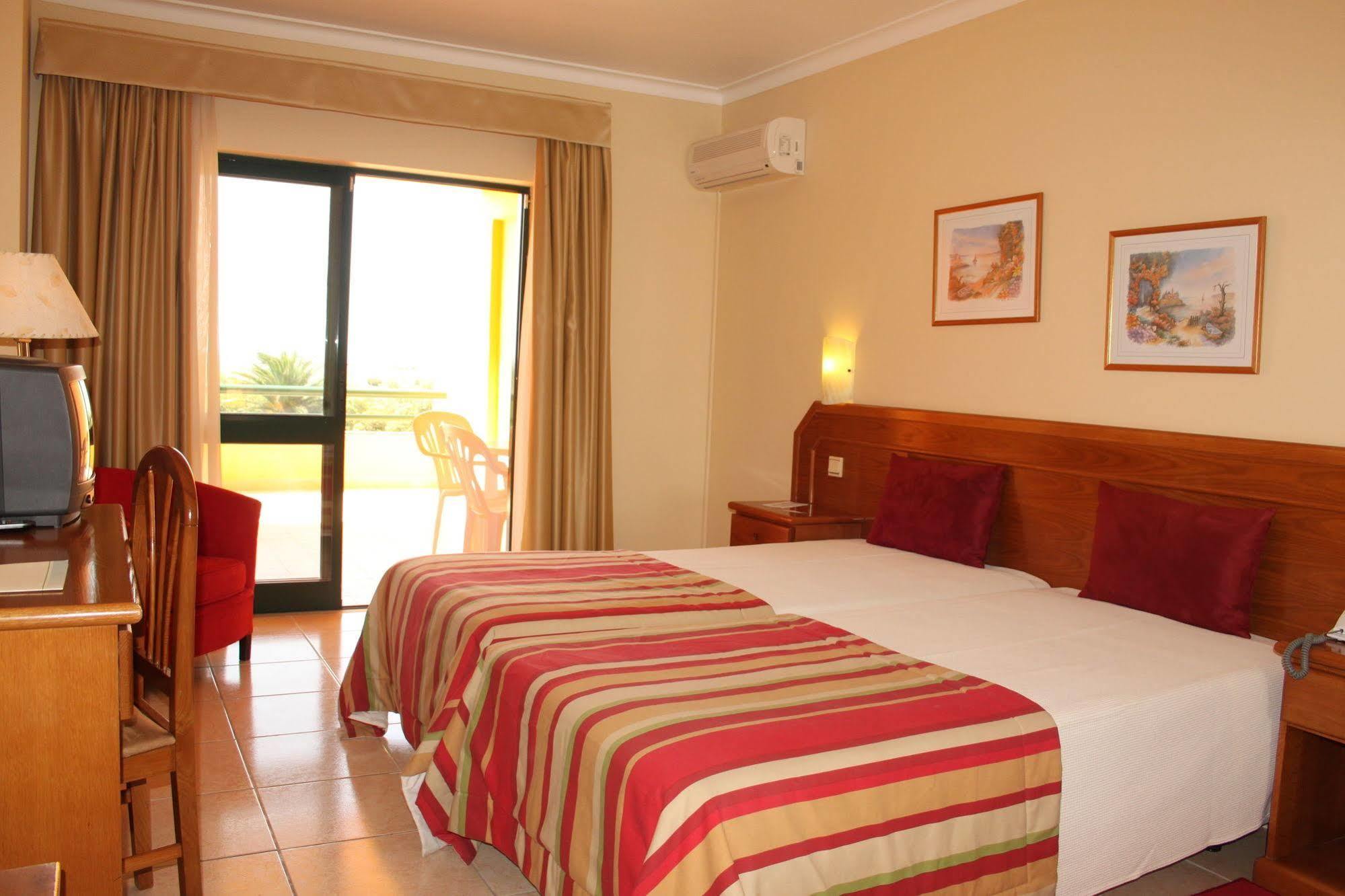 Mh Atlantico Hotel Atouguia Da Baleia