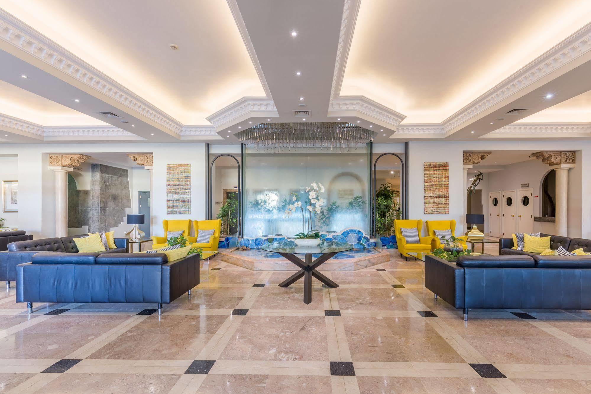 Luna Da Oura Aparthotel
