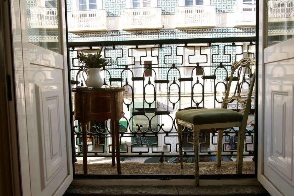The Late Birds - Gay Urban Guest house Lisbon