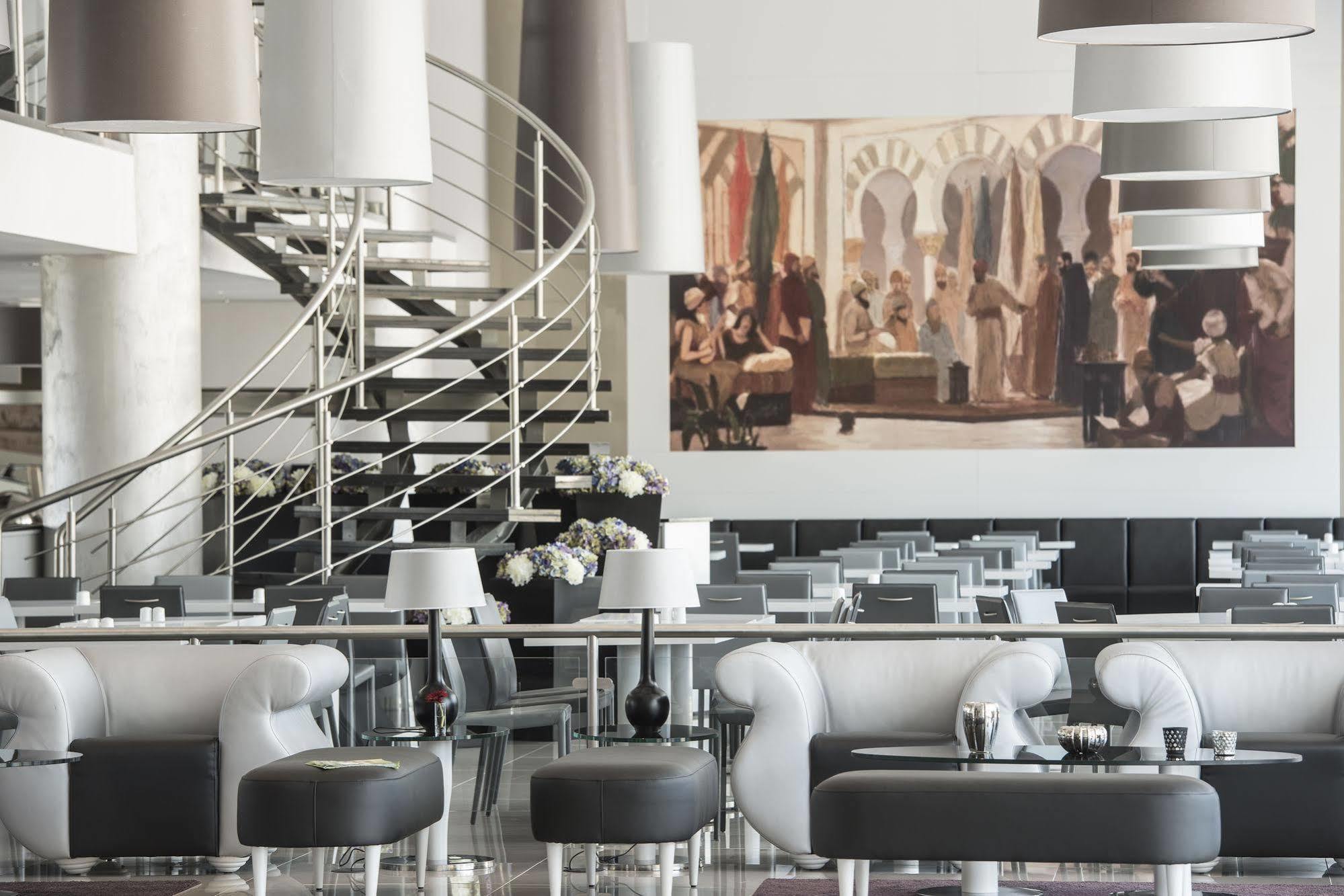 Gale Hotel 4*