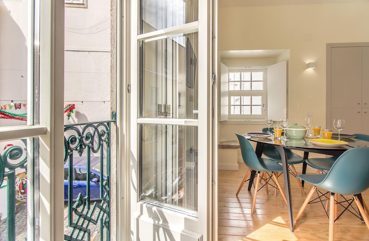 Design In Typical Alfama Appartement