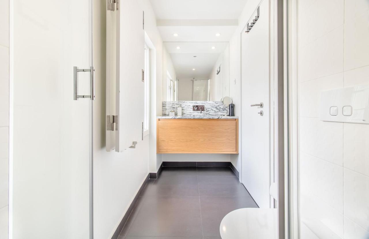 Design In Typical Alfama Appartement