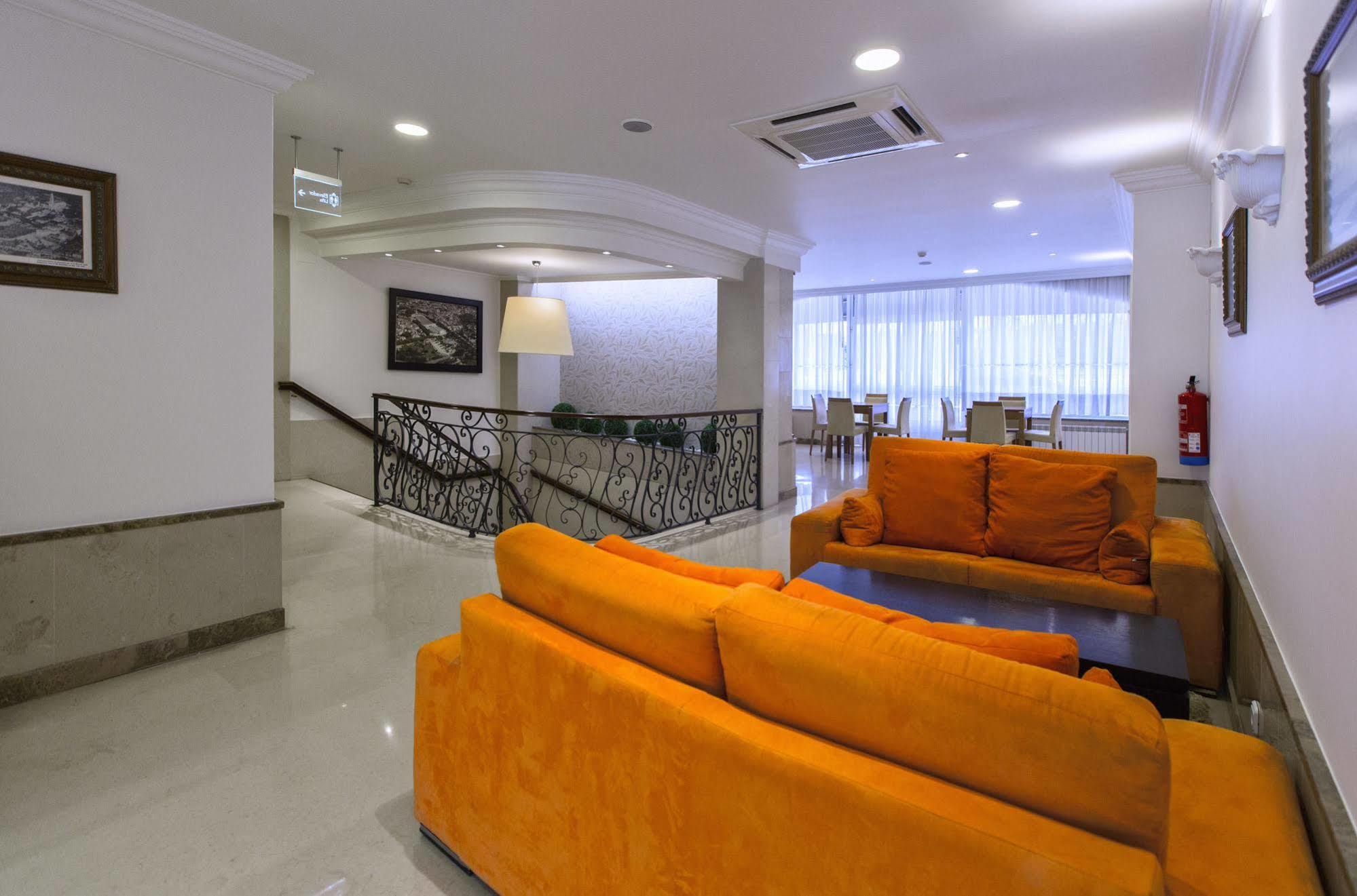 Avenida De Hotel 3*