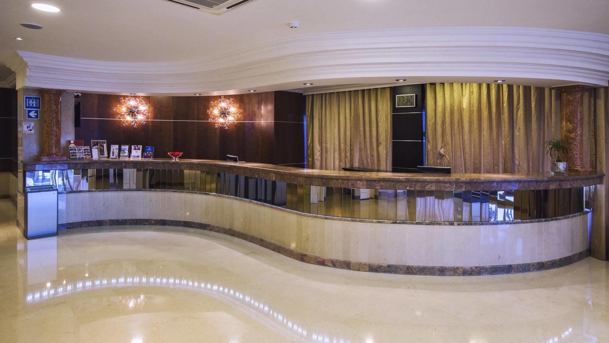 Avenida De Hotel