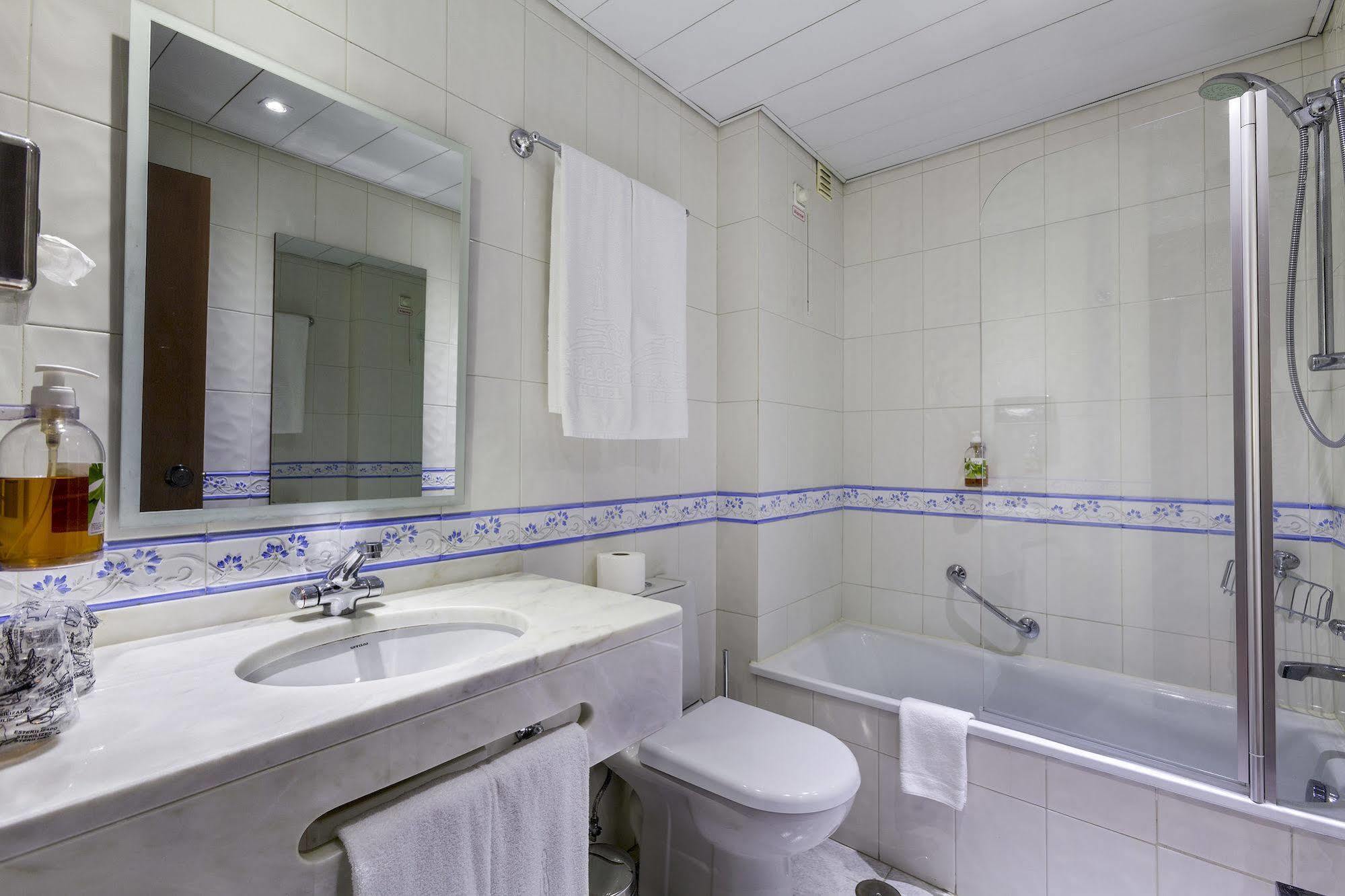 Avenida De Hotel 3*