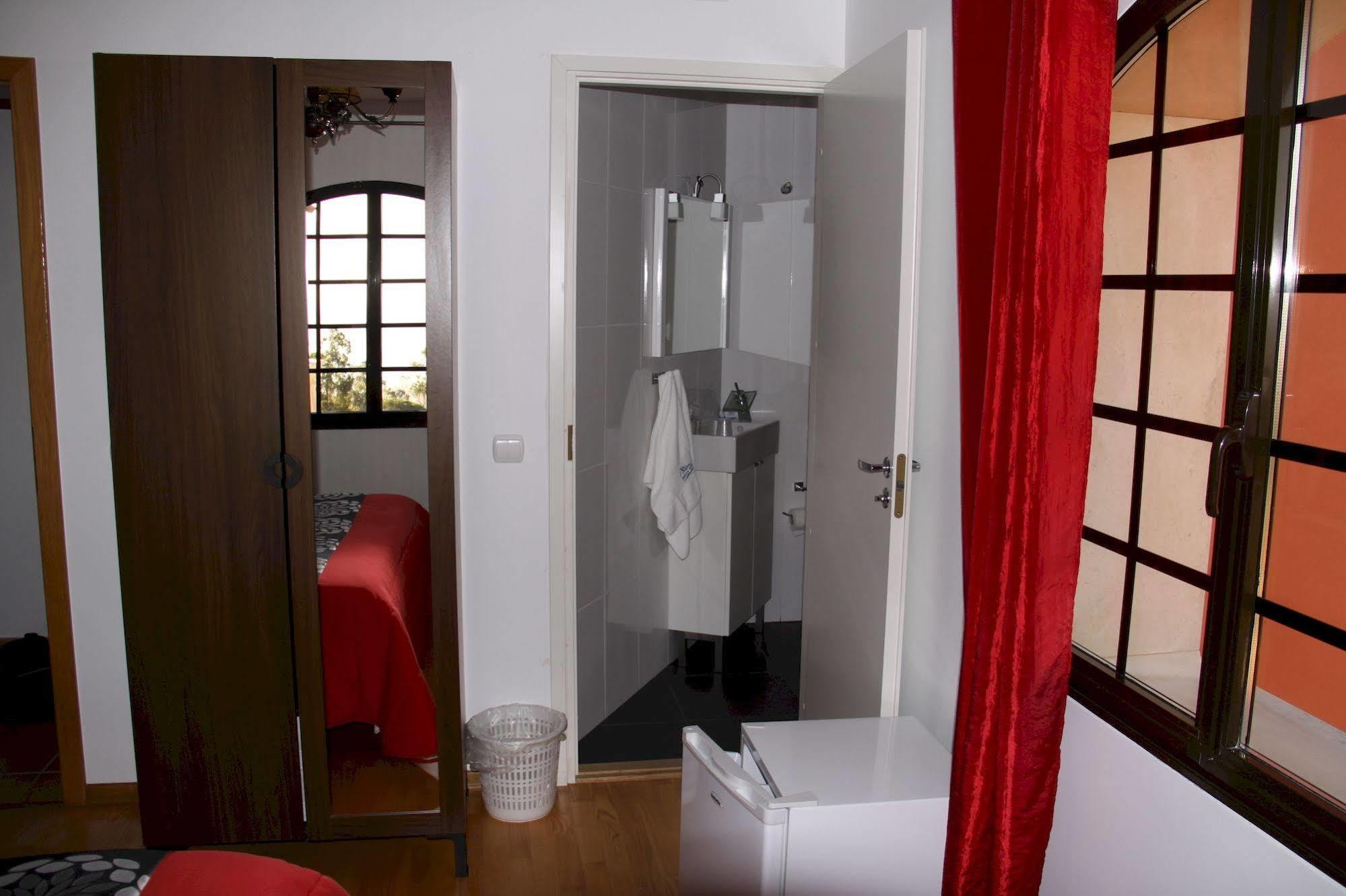 Serra Mar Bed & Breakfast 4*