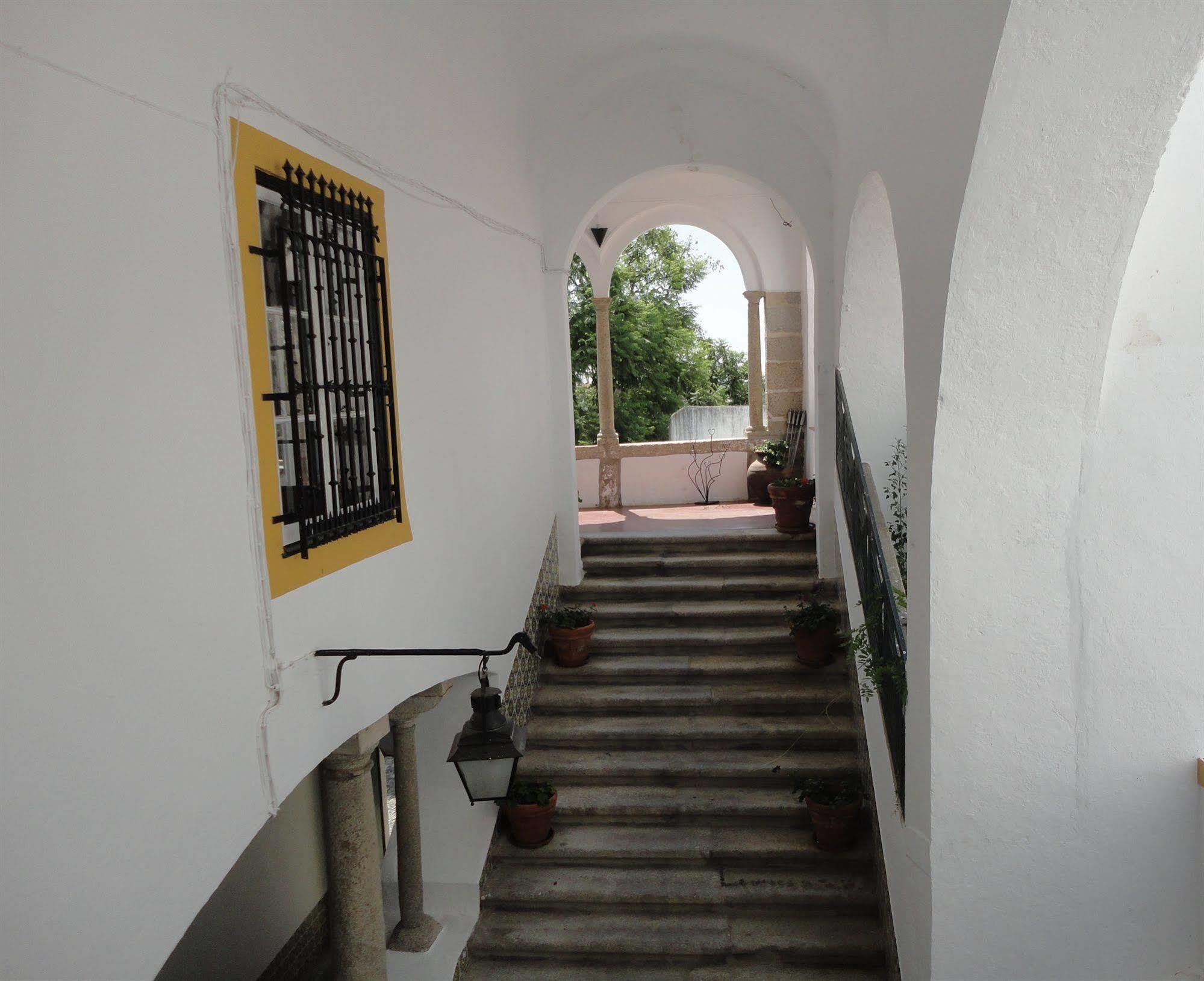Solar De Monfalim 2* Evora