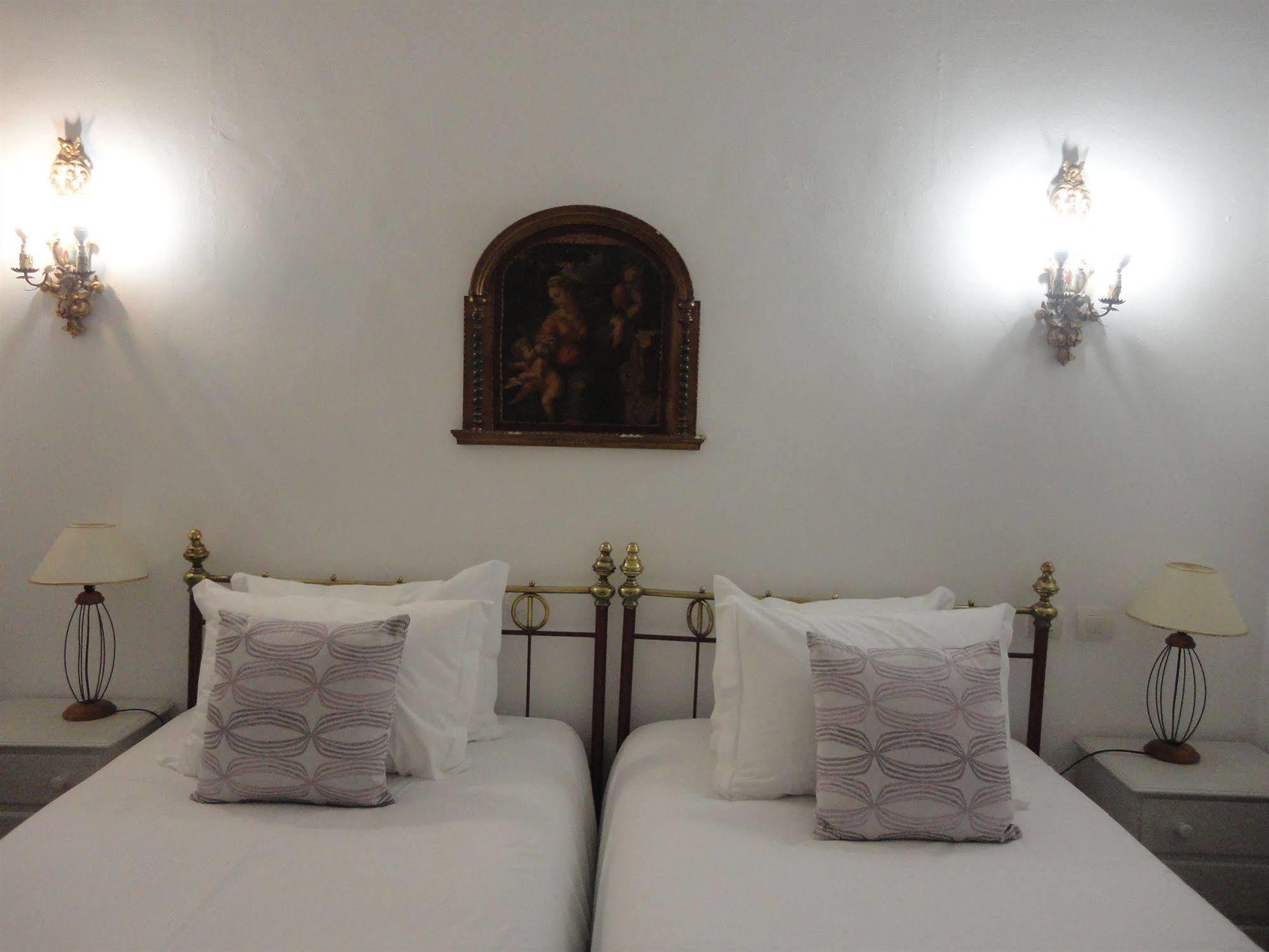 Solar De Monfalim Hotel