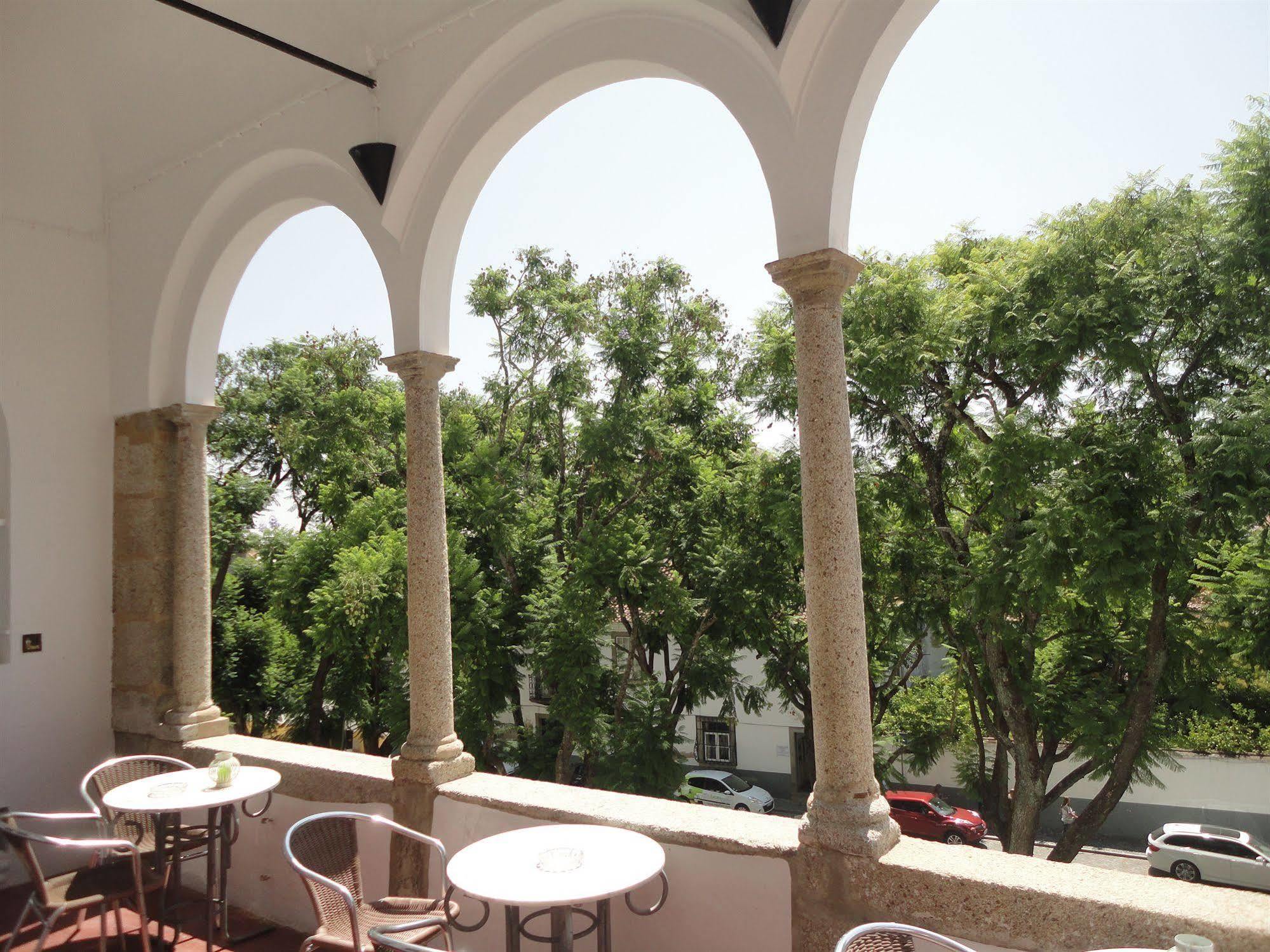 Solar De Monfalim Hotel