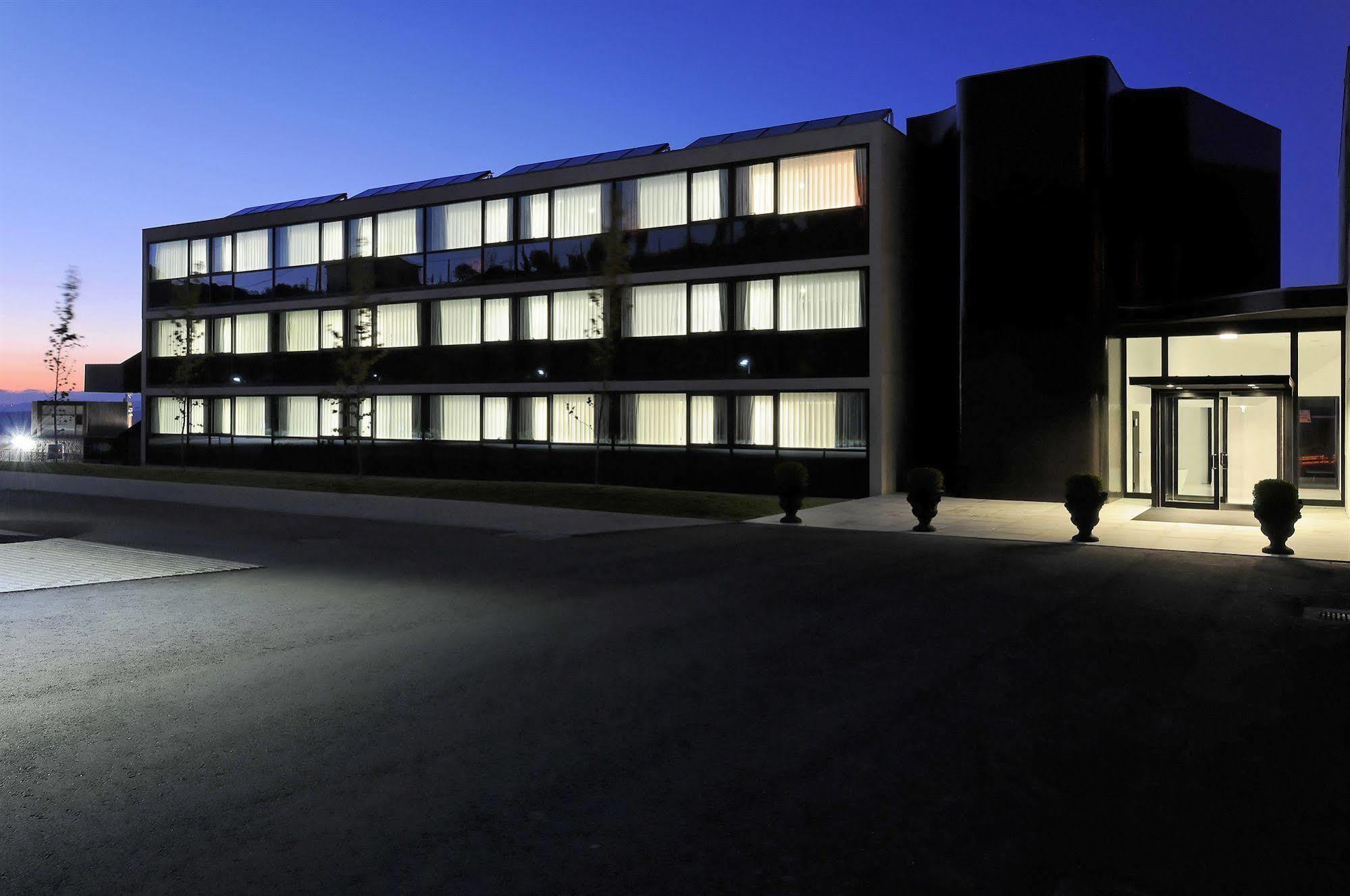 Hotel Open Village Sports & Club
