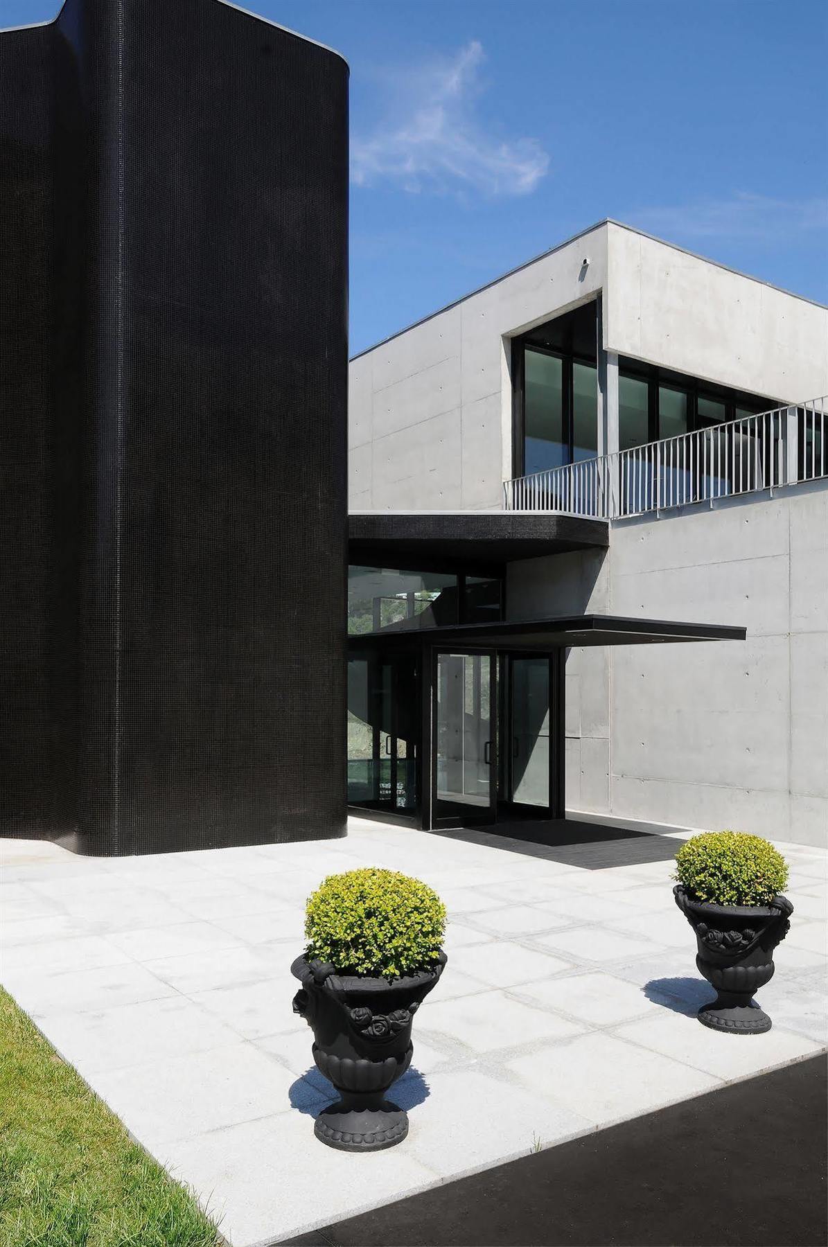 Open Village Sports & Club Guimaraes