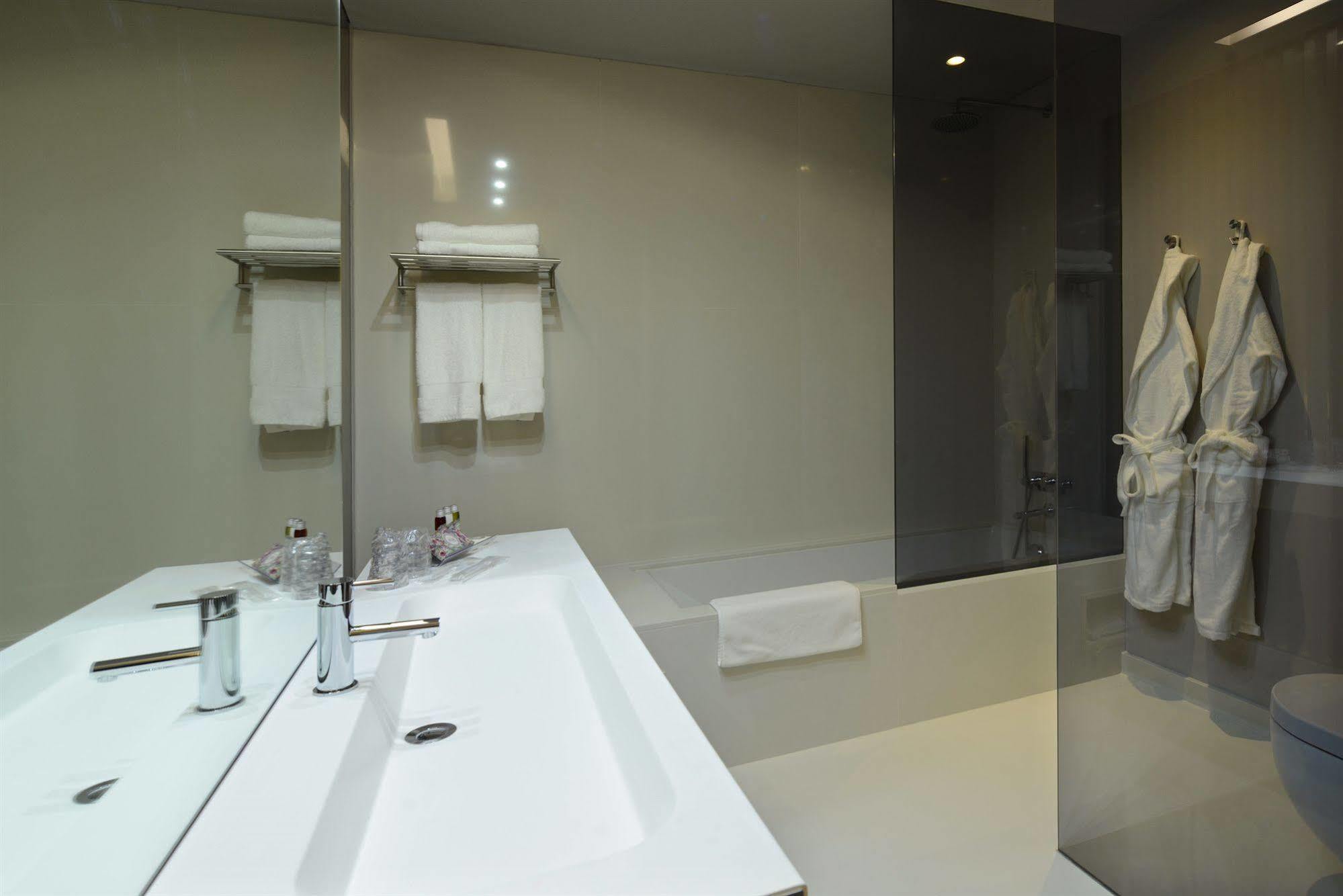 Emaj Boutique Hotel