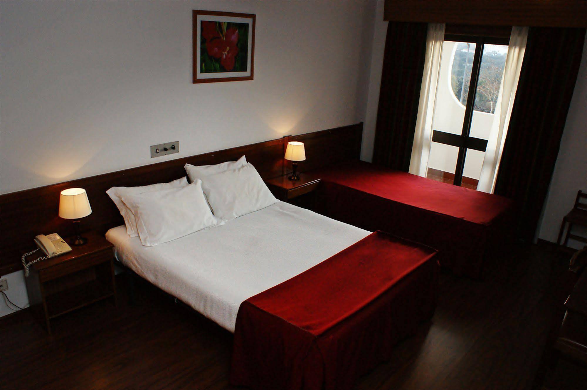 Cristo Rei - Hotel 2*