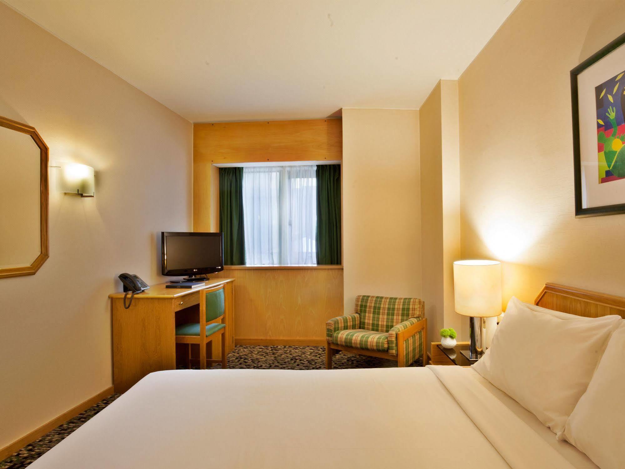 Ramada By Wyndham Hotel Lisbon