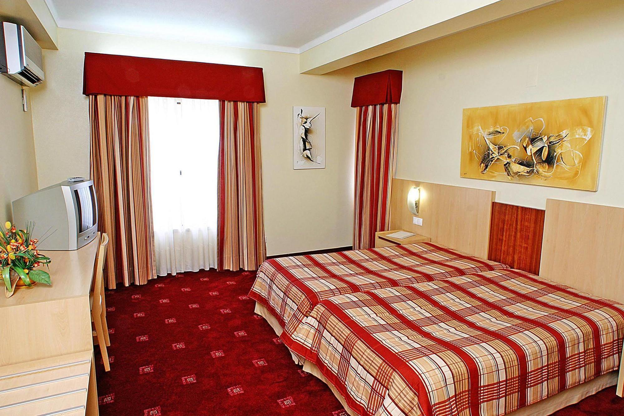 Hotel Cristal Marinha 3*