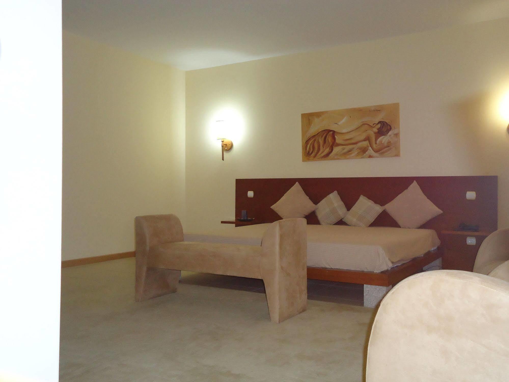 Pombeira 3*