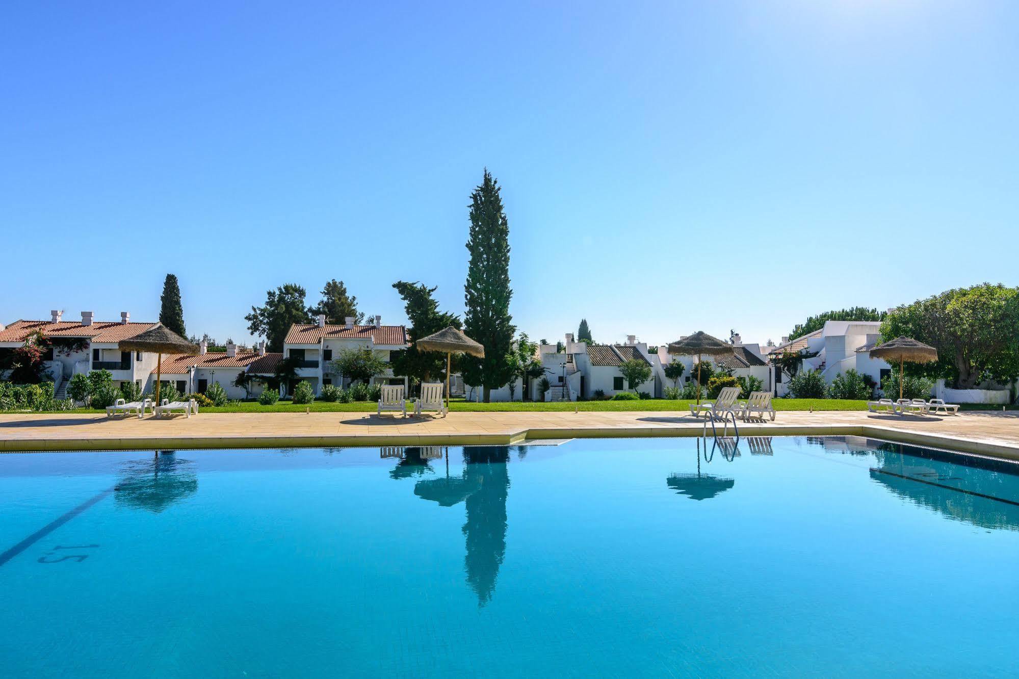 Resort Pedras Da Rainha 3*