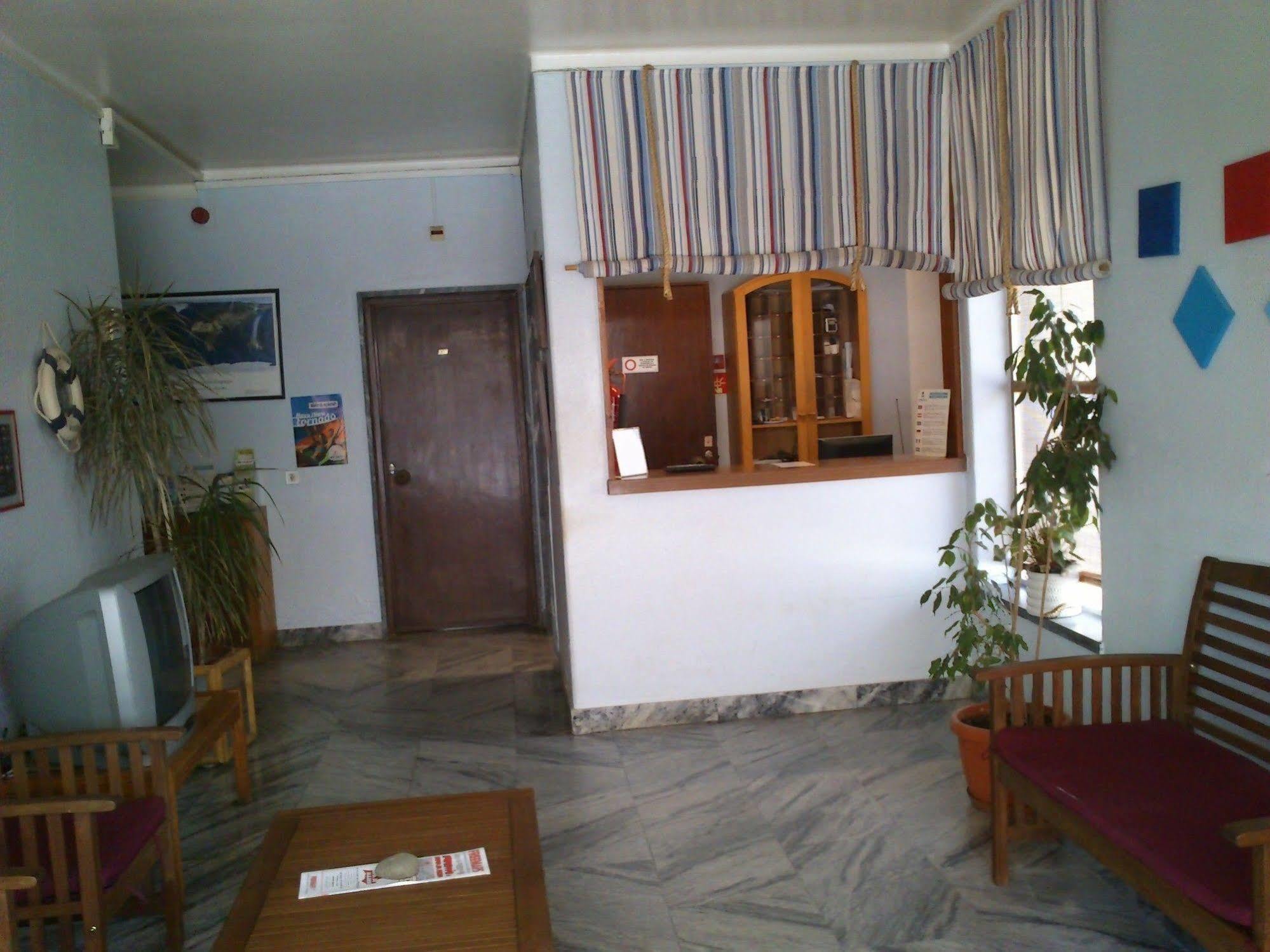 Iate Aparthotel 3*