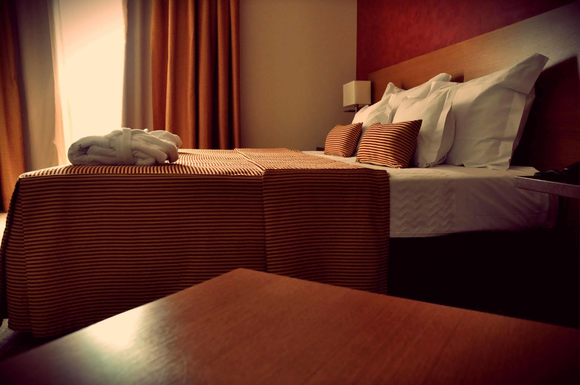 Lusitania Congress & 4* Guarda