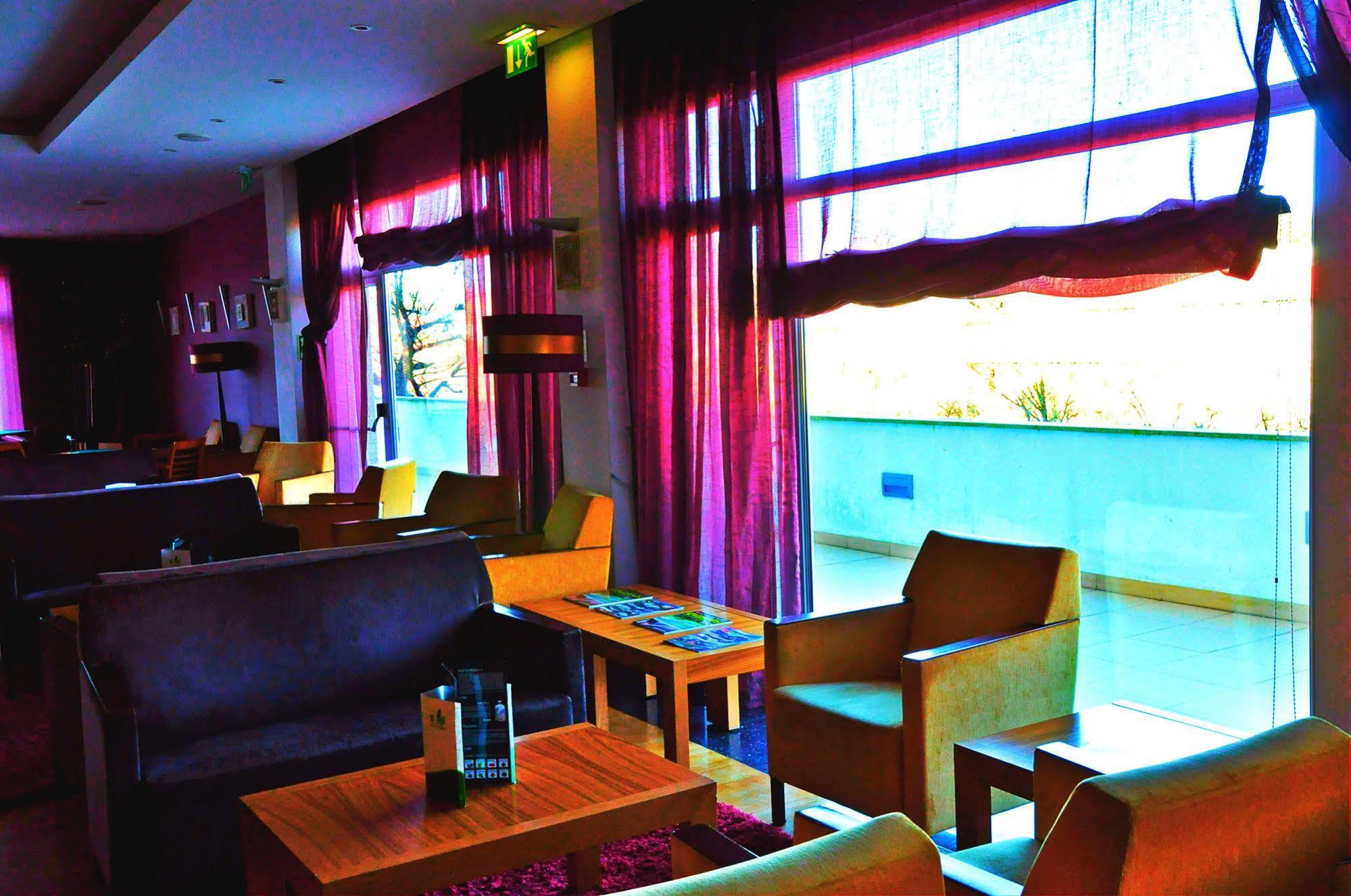 Lusitania Congress & 4*