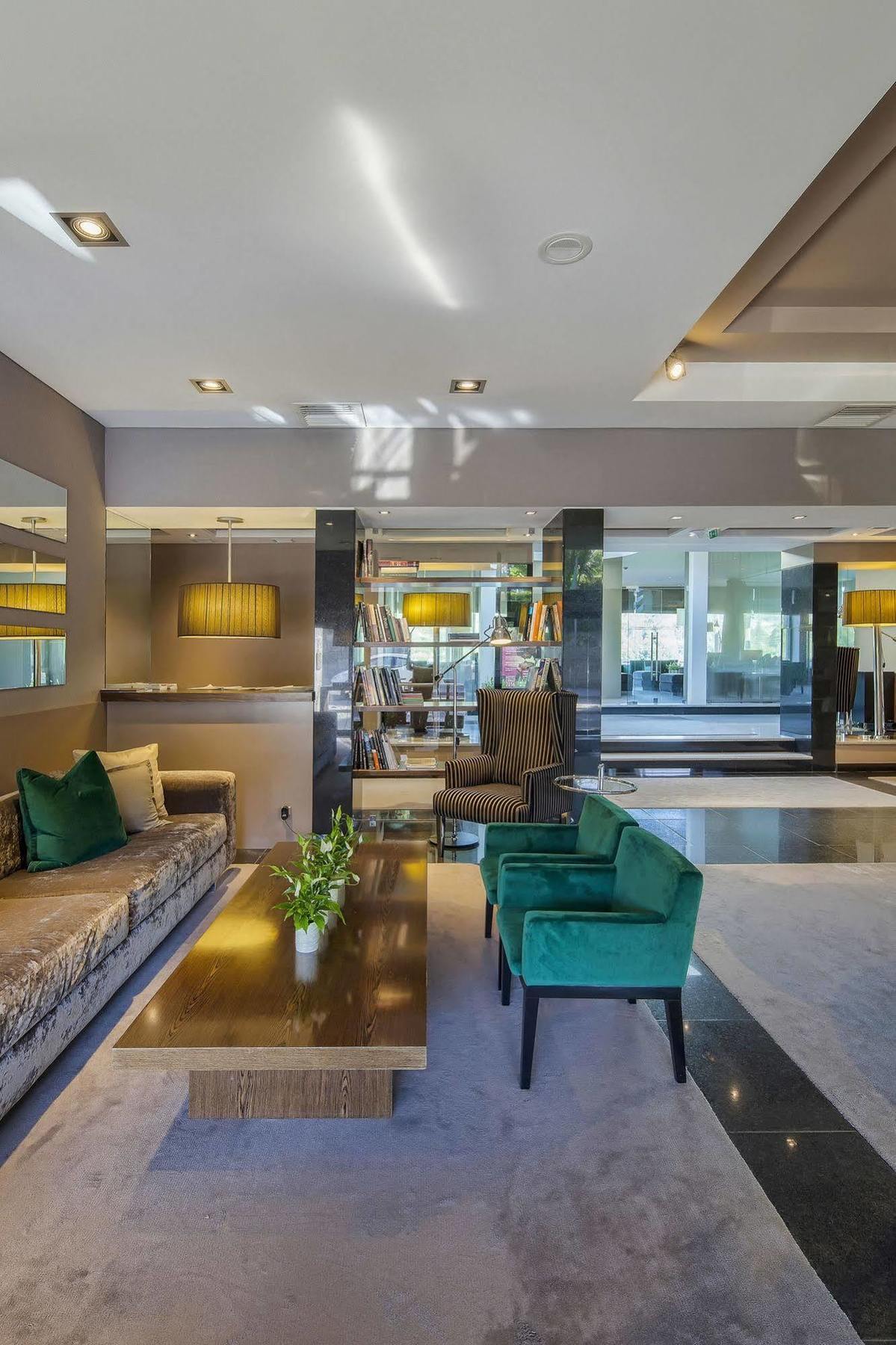 Cidnay - Charming & Executive Center Hotel