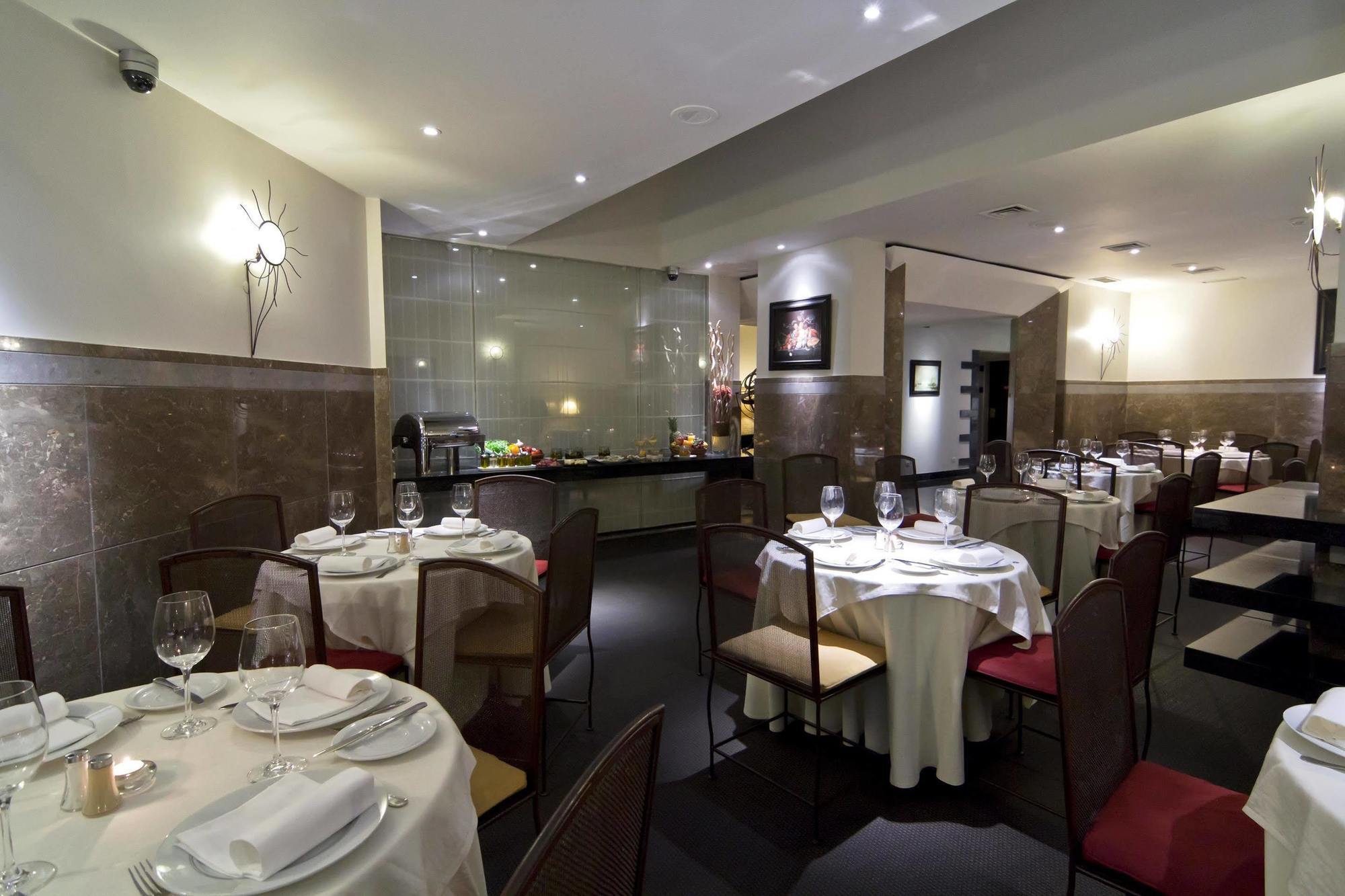 Evolution Valbom 4* Lisbon