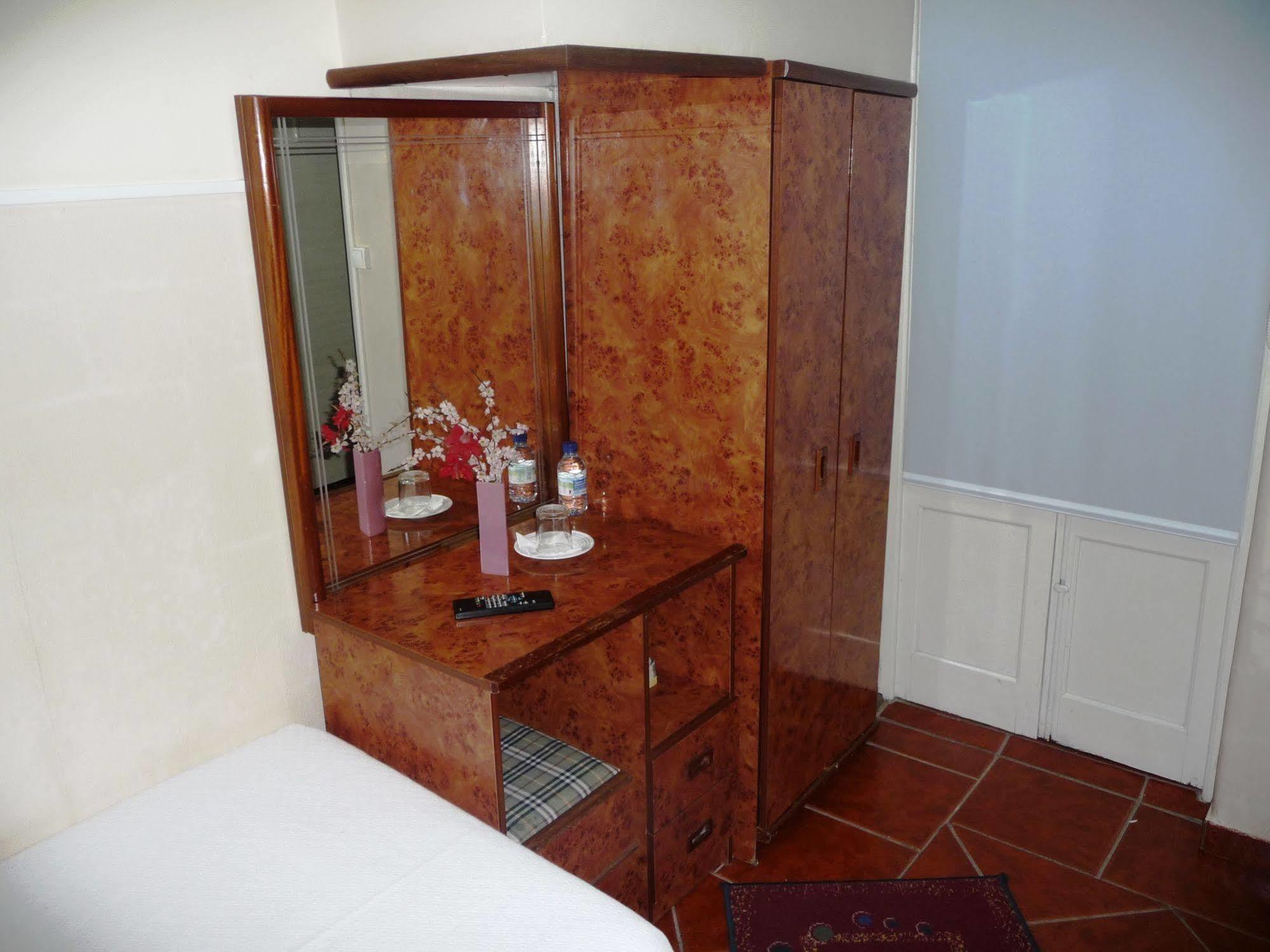 D. Carlos Residencial