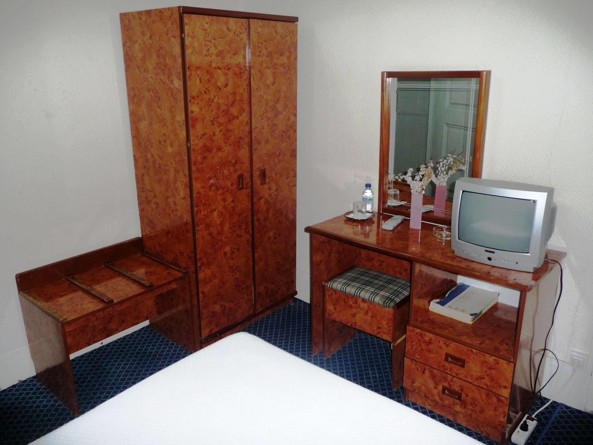 D. Carlos Residencial