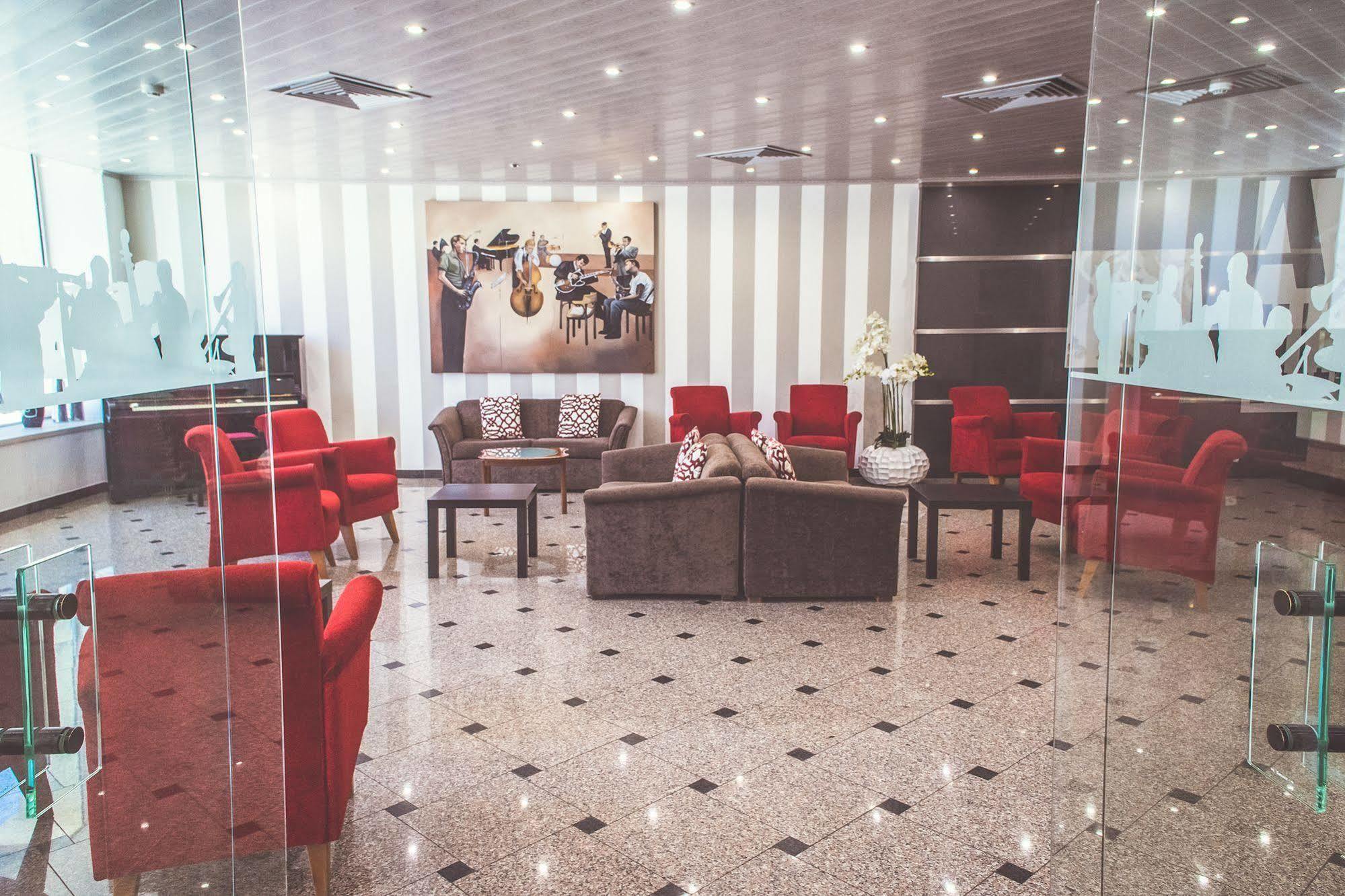 Cristal Caldas 3*