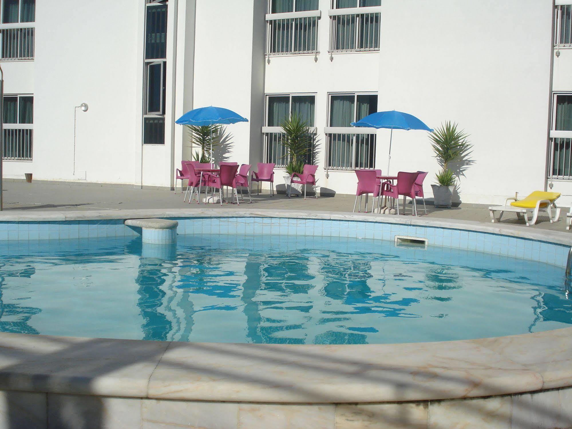Cristal Caldas 3*