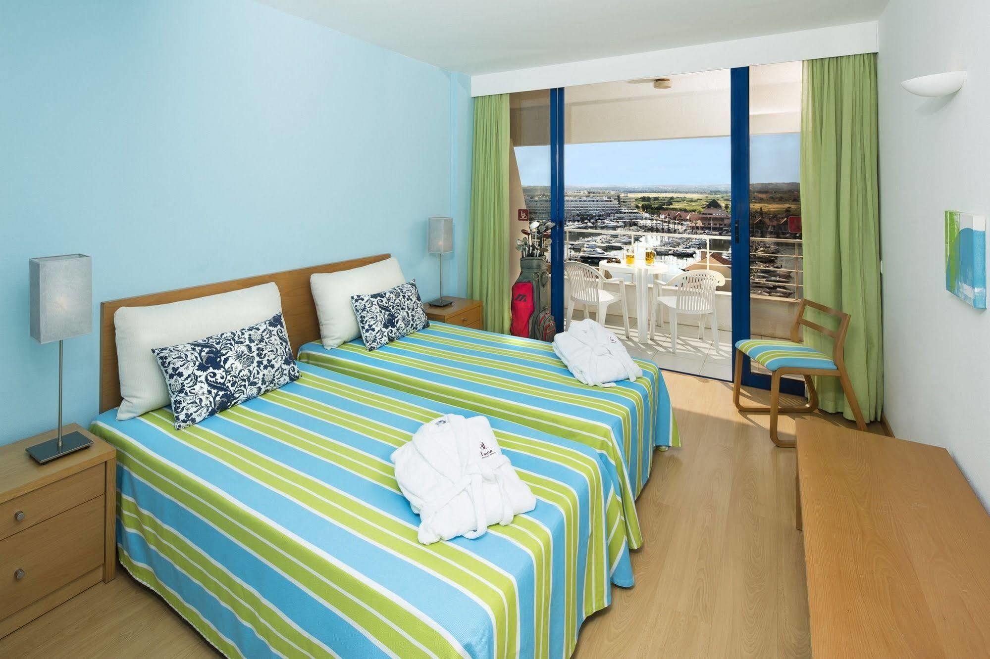Luna Olympus Apartahotel 4*
