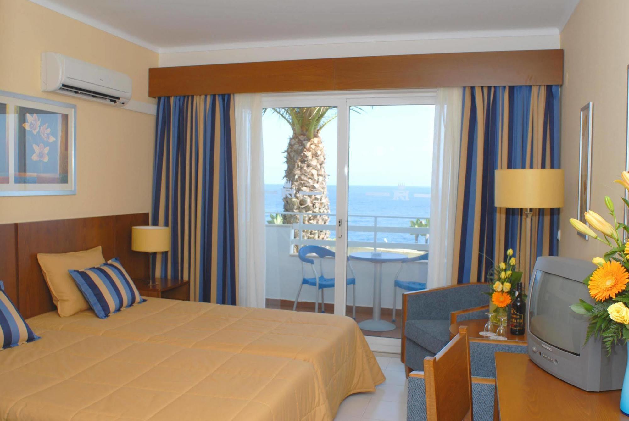 Roca Mar Hotel Canico (Madeira)