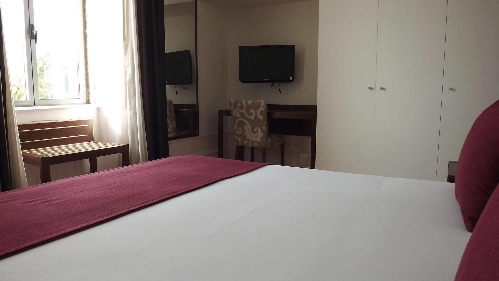 Quinta Da Cruz & 4*