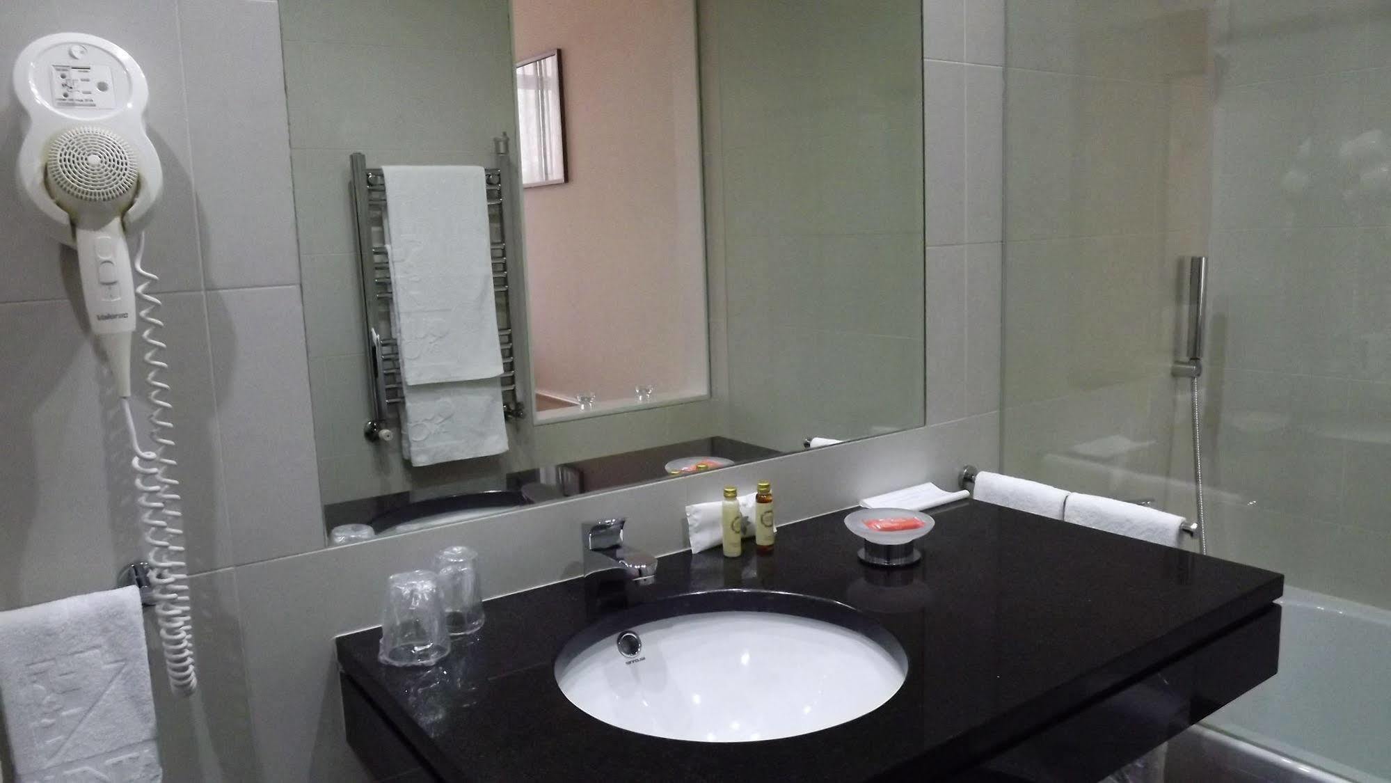 Quinta Da Cruz & 4* Oliveira (Porto)