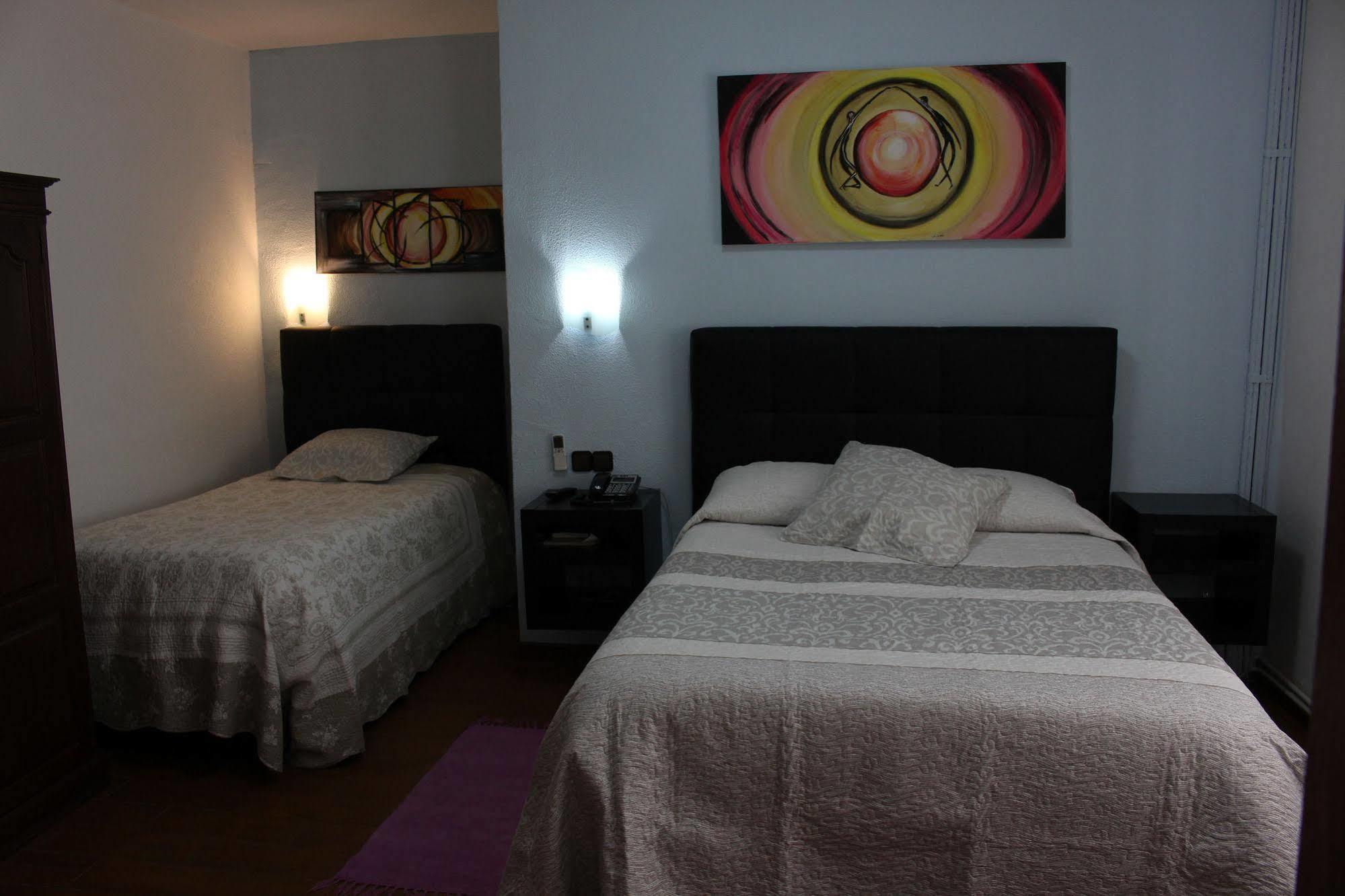 Hotel 4 Estacoes 2*