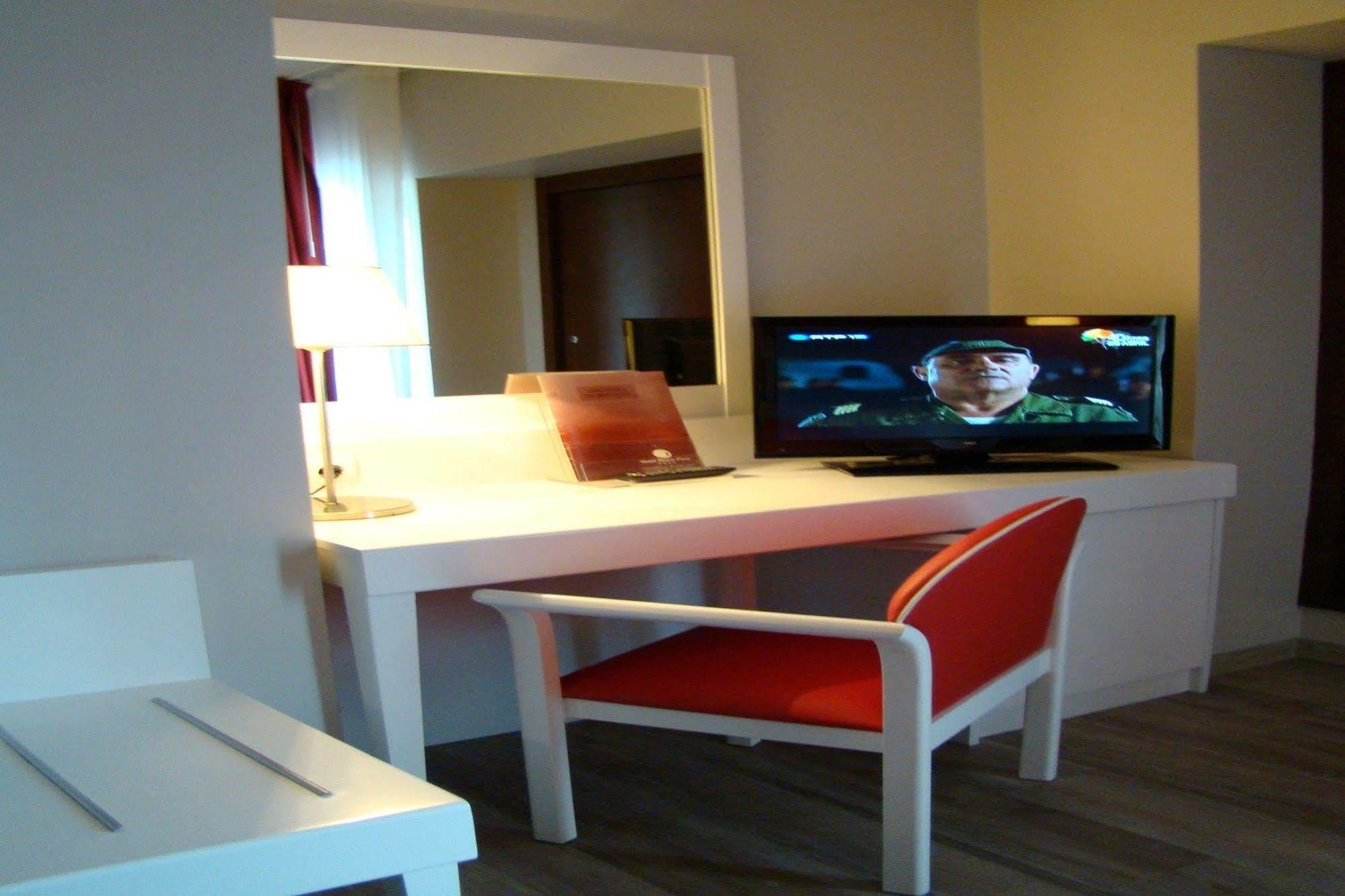Hotel De Plaza &