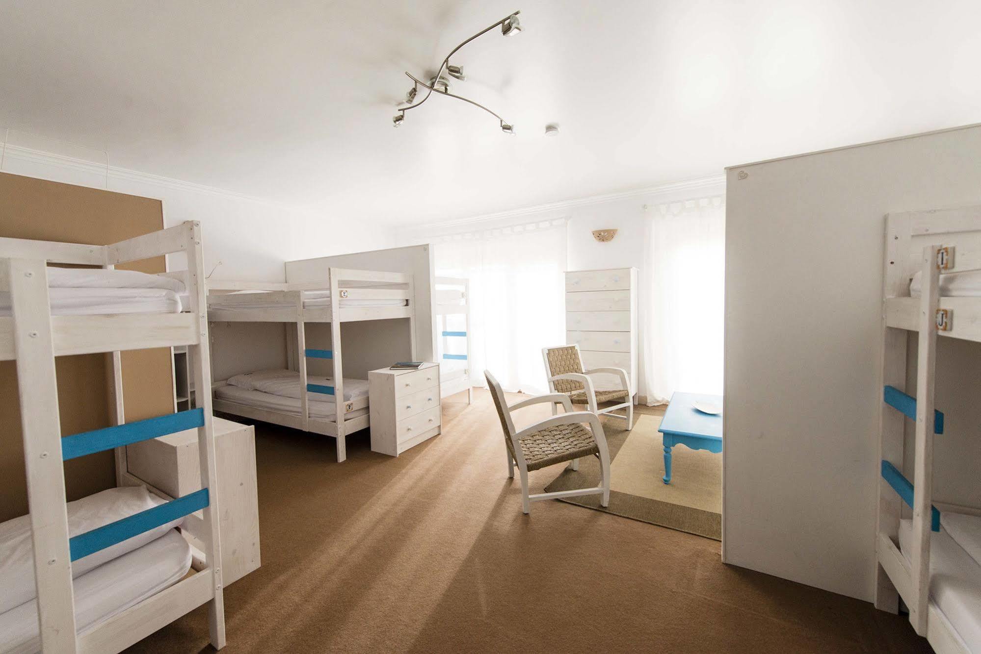 Laneez Ericeira Surf House - *
