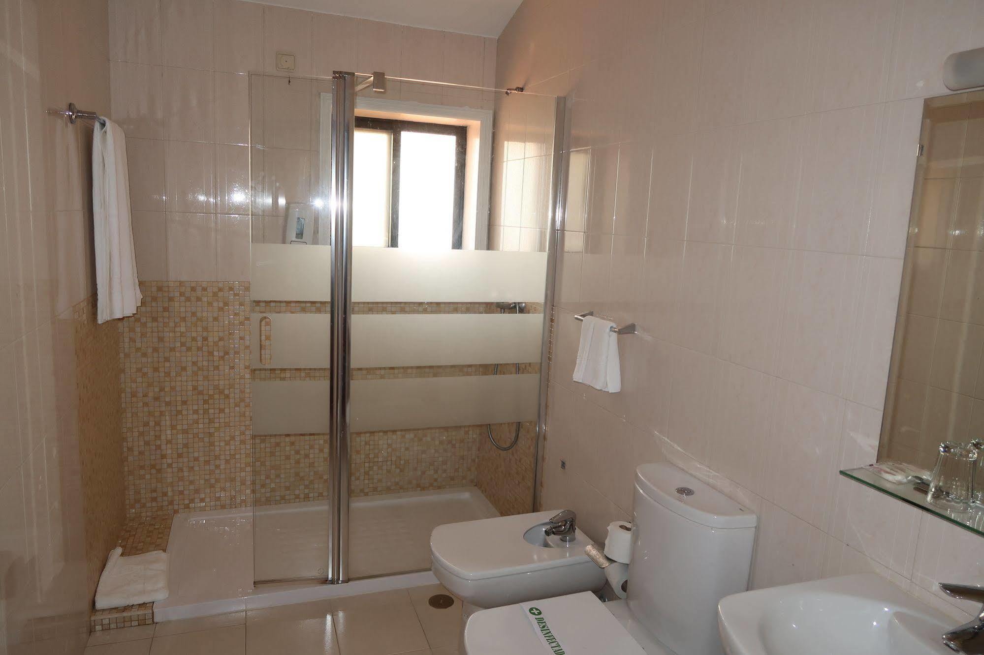 Contriz Hotel