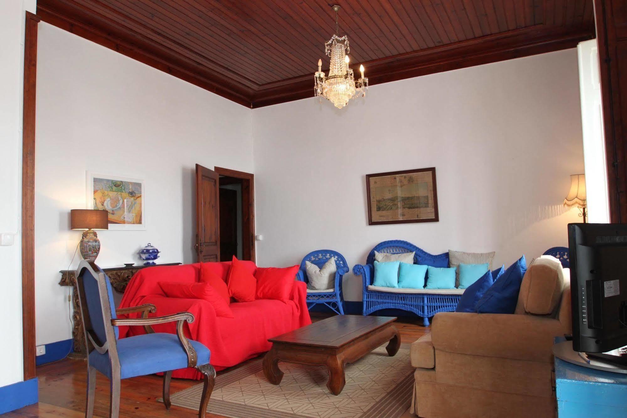 Casa Do Cais De Sao Martinho Do Porto Holiday home