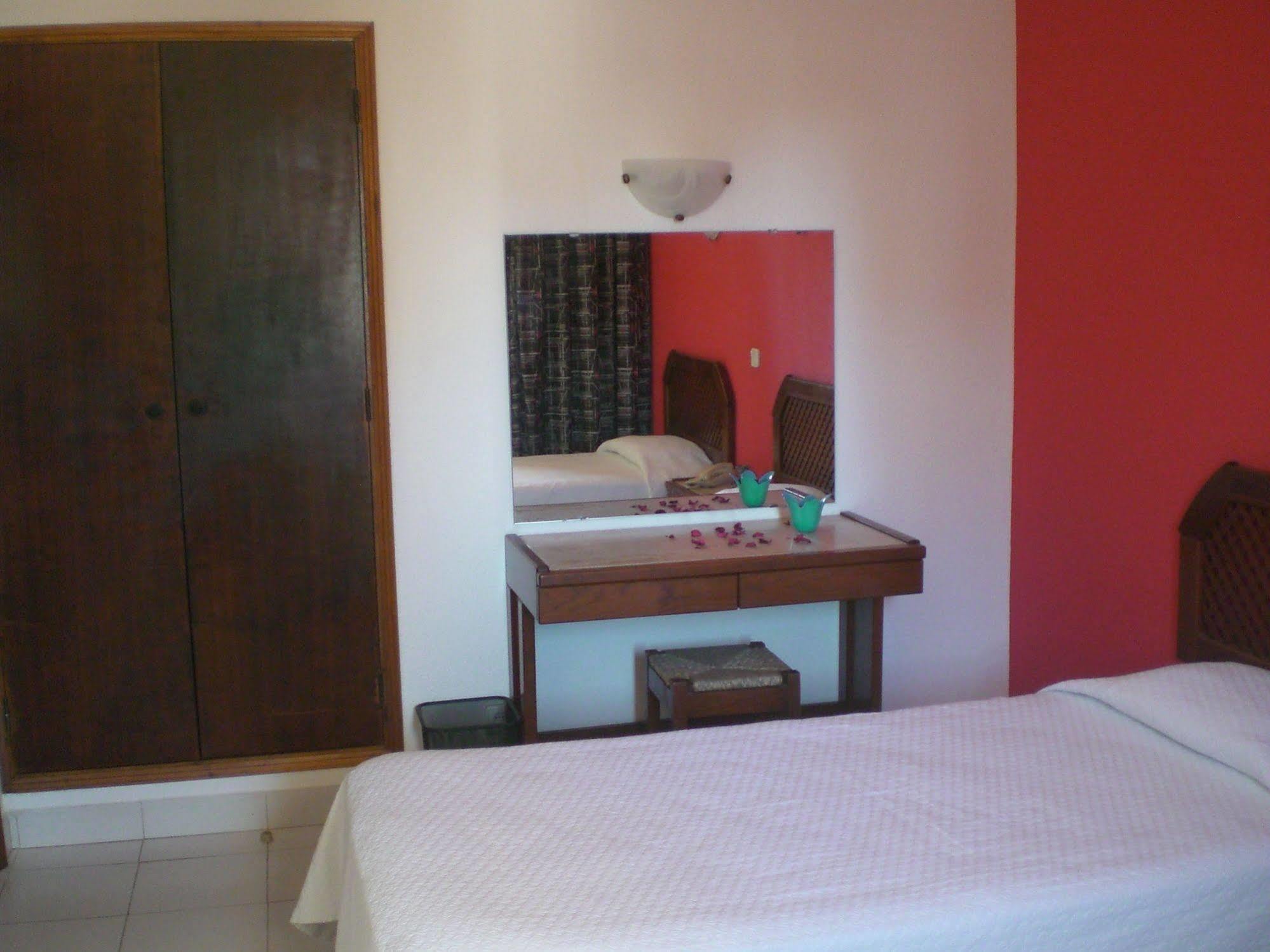 Aparthotel Eirasol
